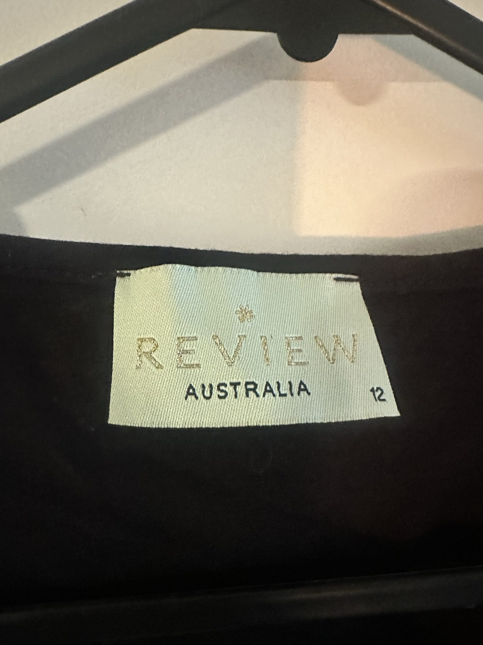 Review Black & White Women’s Tie Front Top Size 12 image 2