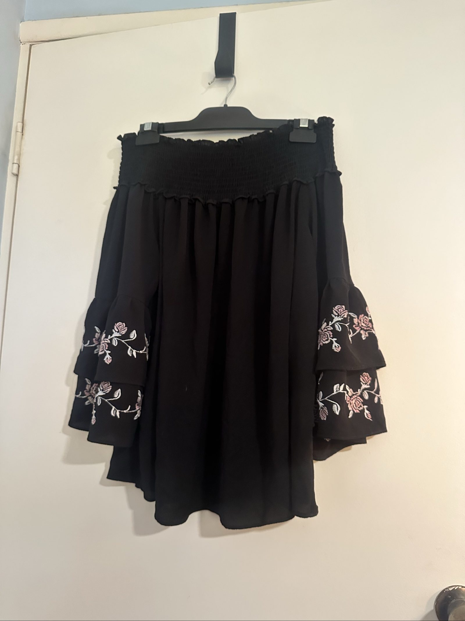 City Chic Black & Pink Floral Embroidered Off Shoulder Top S/16 image 2