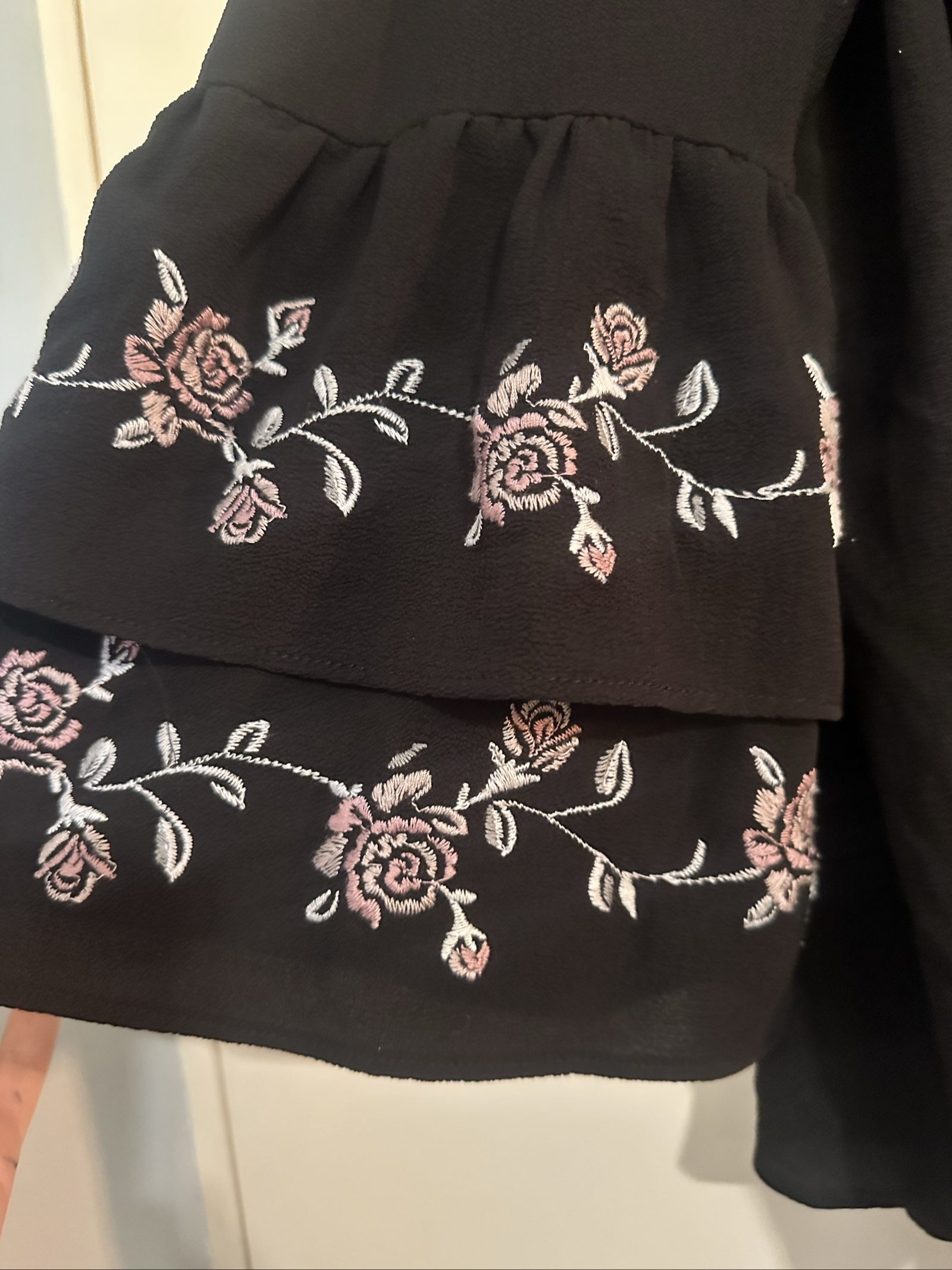 City Chic Black & Pink Floral Embroidered Off Shoulder Top S/16 image 3