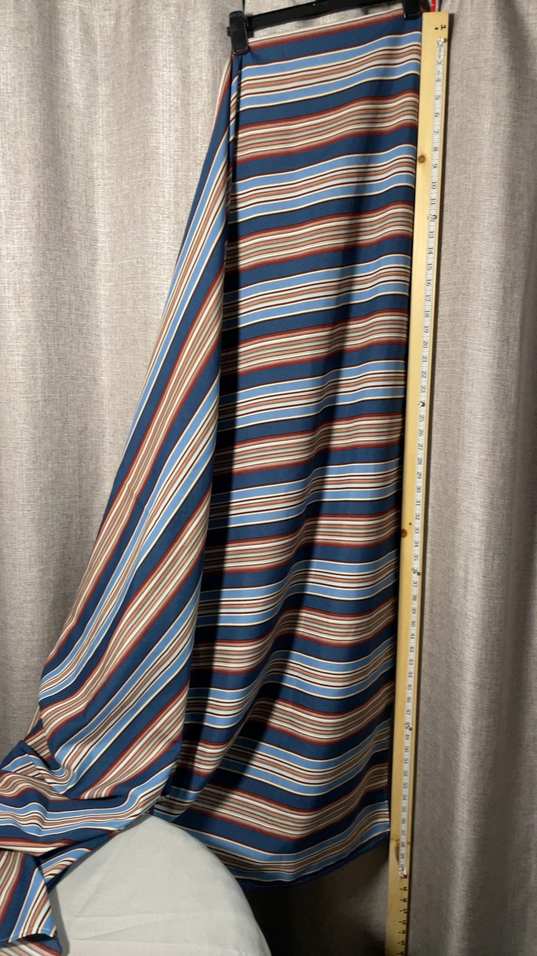 Waverly zippered outdoor umbrella tablecloth 58"x80" image 5
