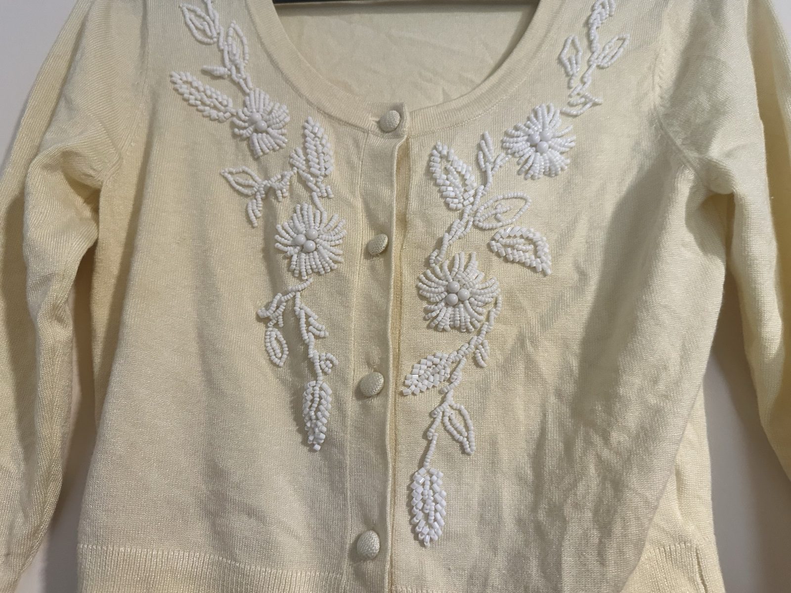 Review Cream Floral Beaded Knit Cardigan Size 6 image 2