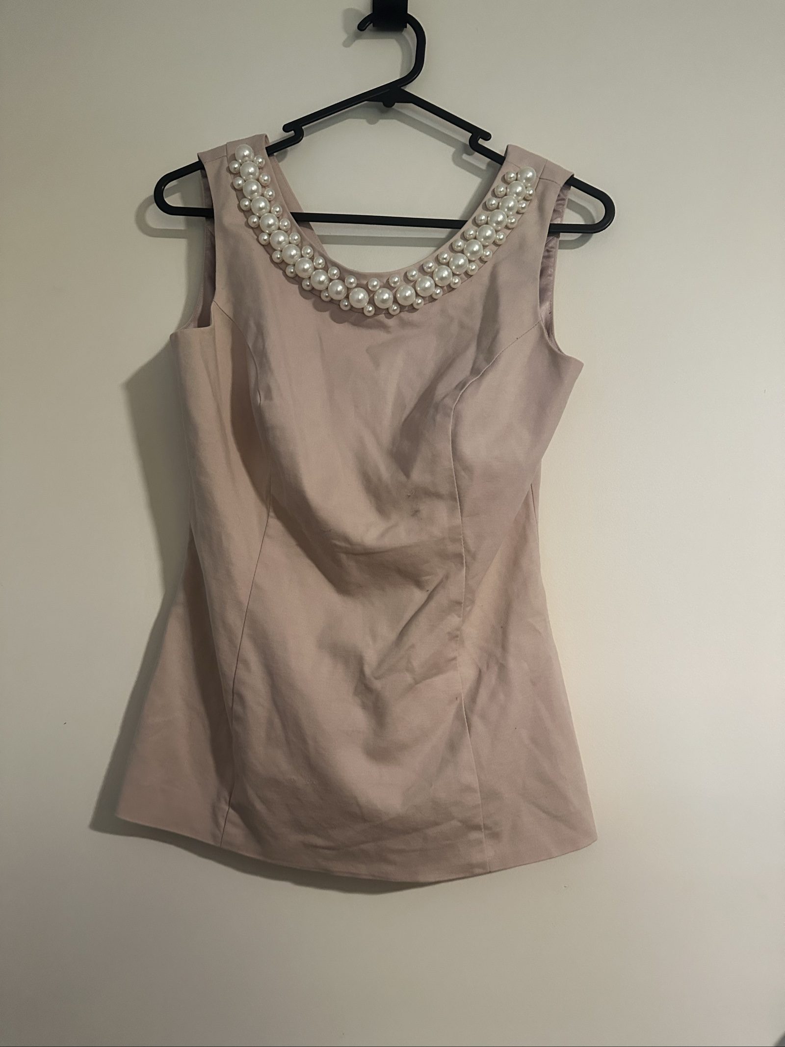 Review Women's Nude Sleeveless Top Size 6 Beaded Pearl Neckline