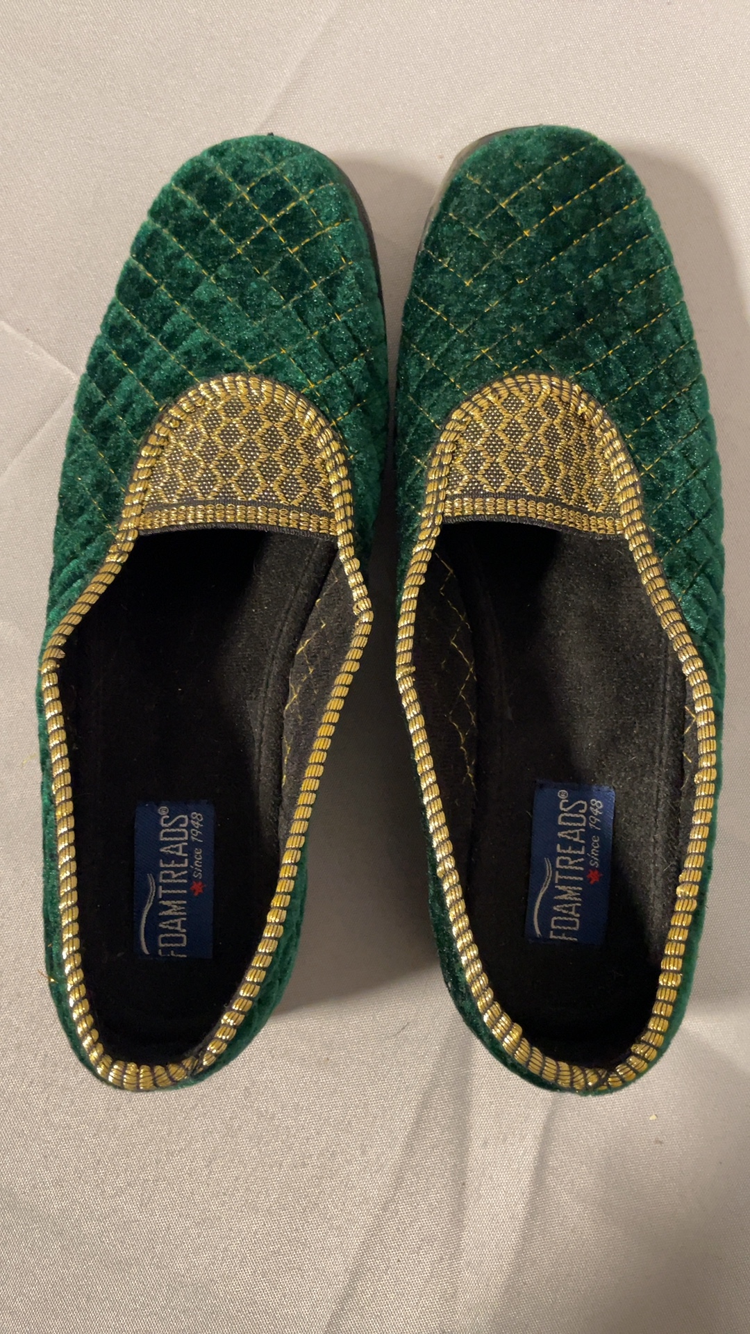 Vintage Foamtreads Green Velvet Quilted Slippers Women's Size 8