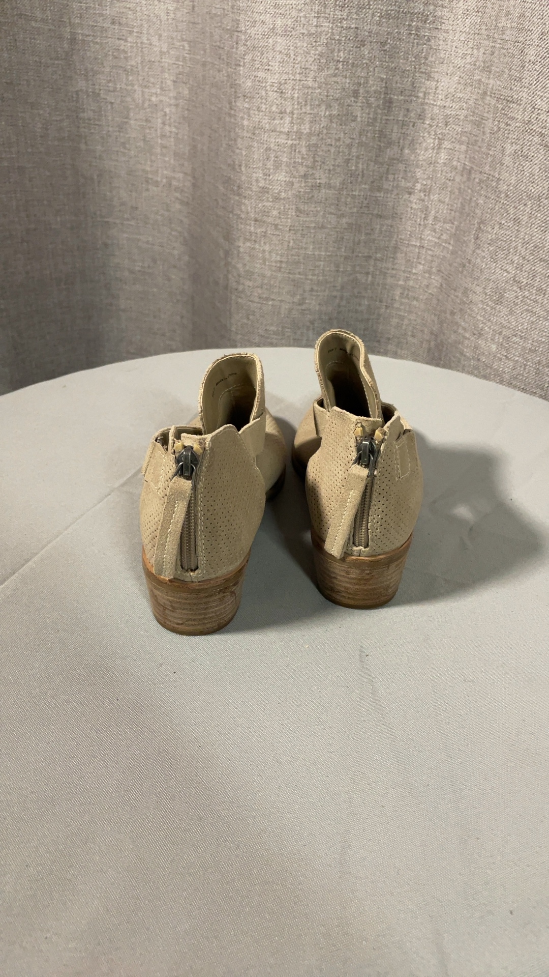 Dolce Vita Women's Beige Suede Cutout Ankle Booties Size 7 image 3
