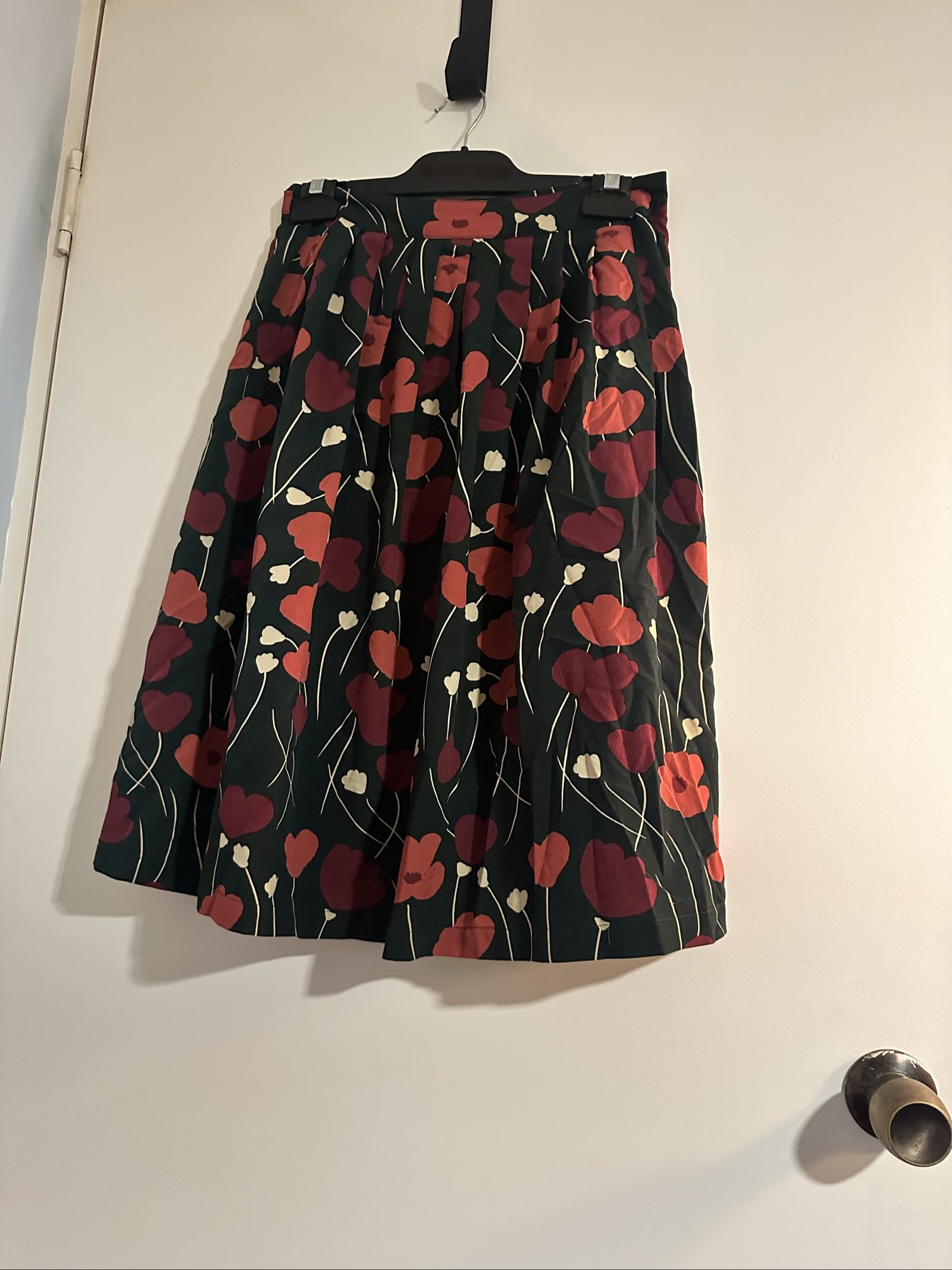 Princess Highway Black Floral Print Skirt Size 8