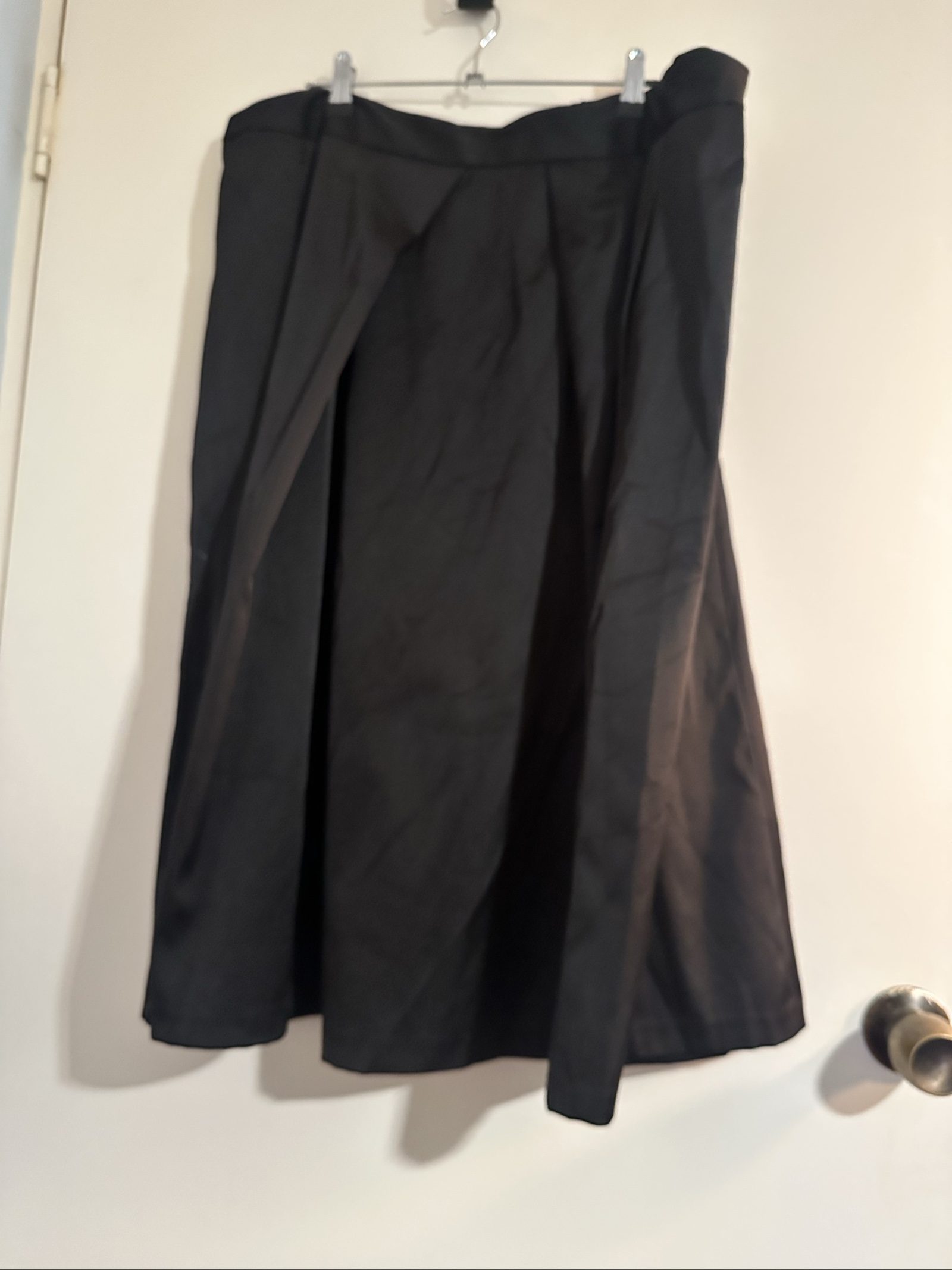 City Chic Black A-Line Midi Skirt Medium with Pockets