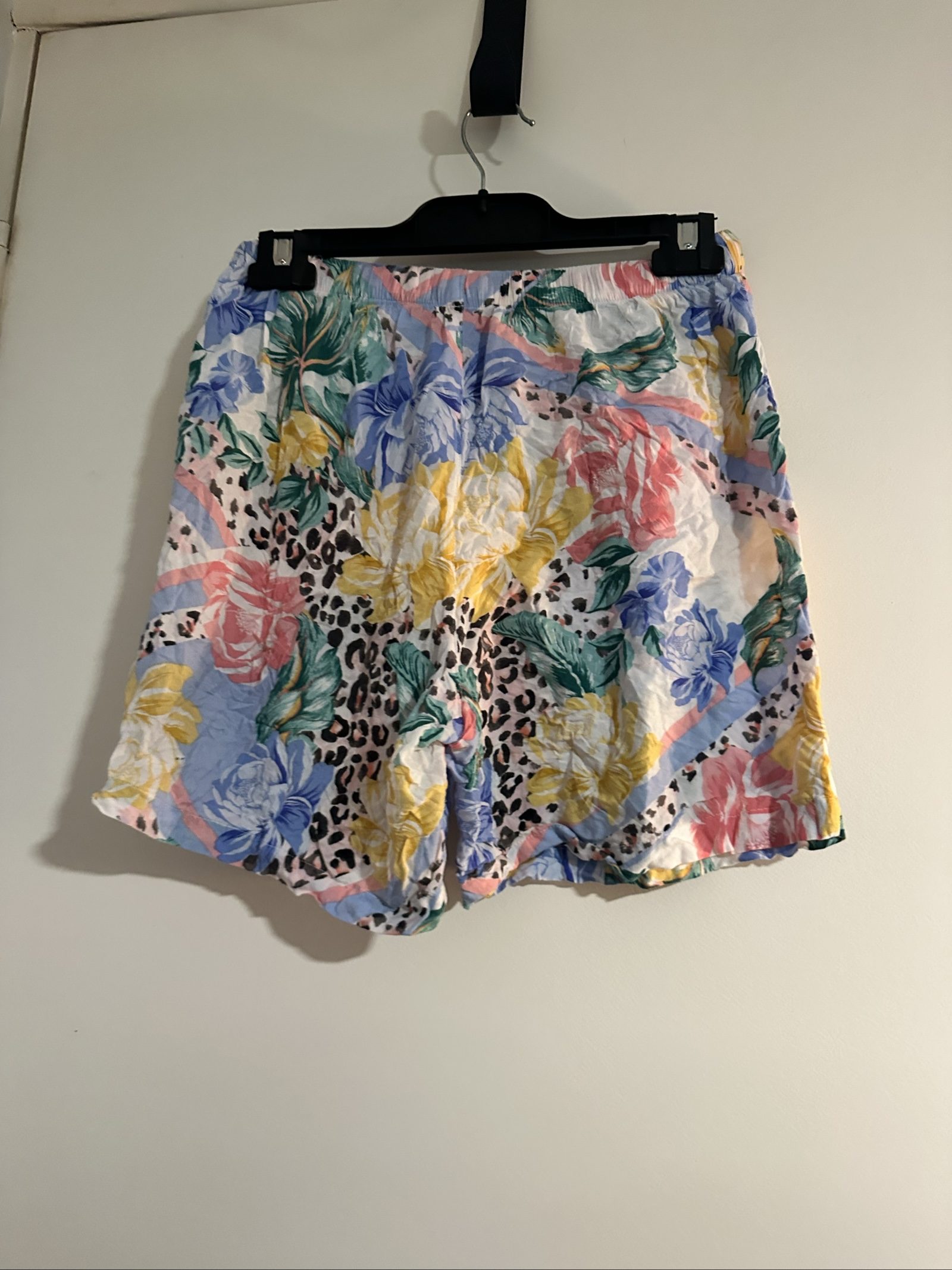 Peter Alexander Women's Multi Floral & Leopard Print Shorts Small image 4