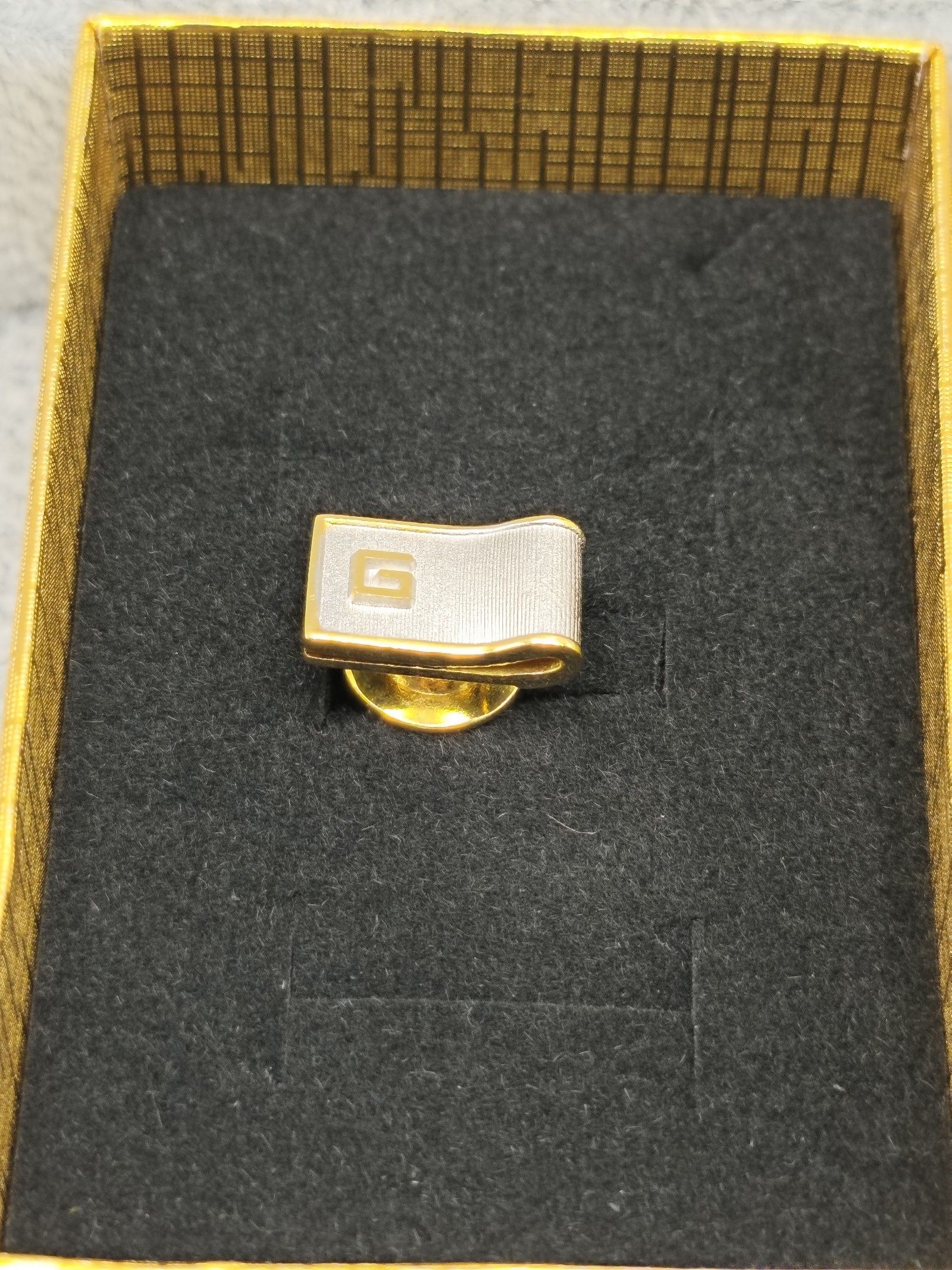 Gold & Silver Tone Metal Men's Tie Clip with G Logo Other image 2