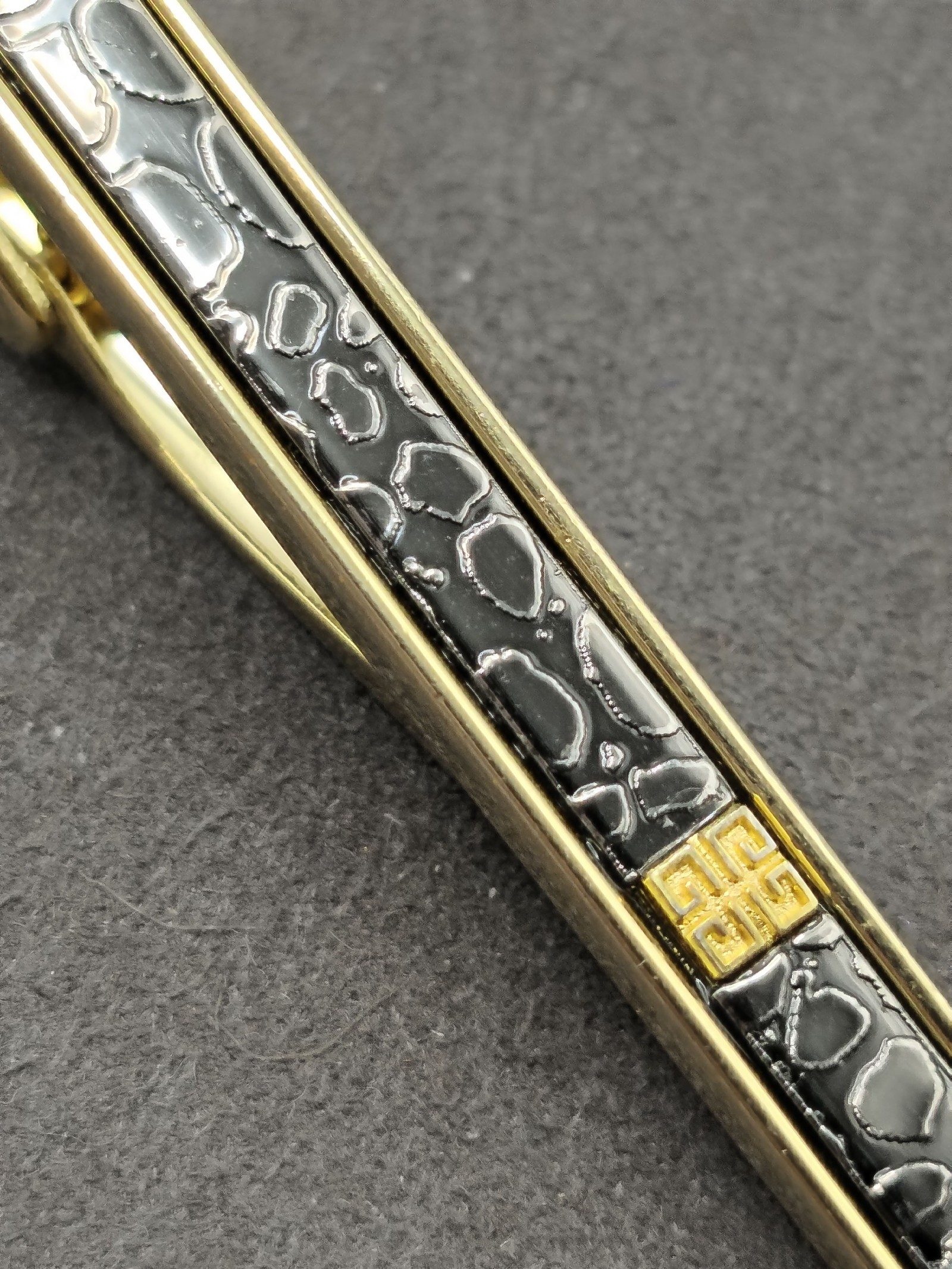 Givenchy Men Black & Gold Stainless Steel Tie Clip 6.5 cm image 7