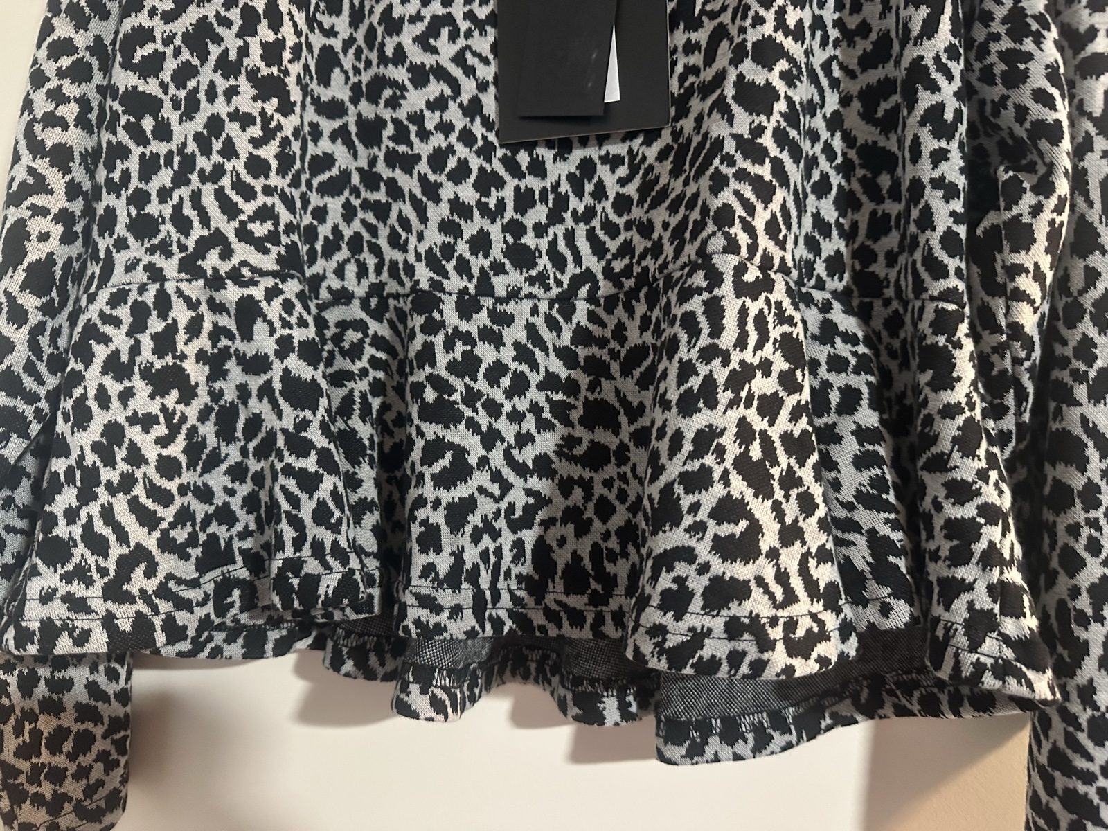 Dangerfield Women's Black & White Leopard Print Long Sleeve Top Size 10 image 2