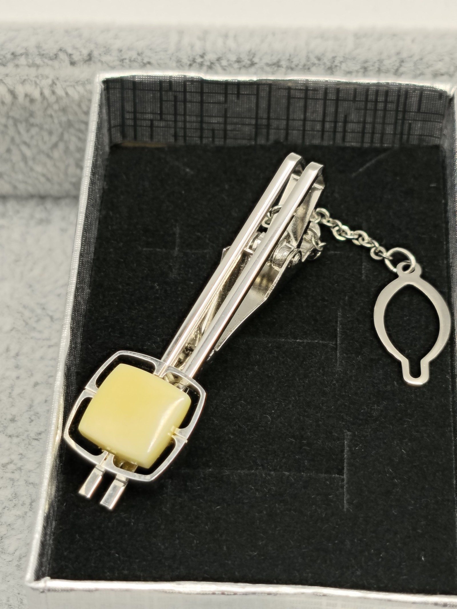 Silver Tone & Cream Men’s Tie Clip with Chain & Gift Box 6 cm image 2