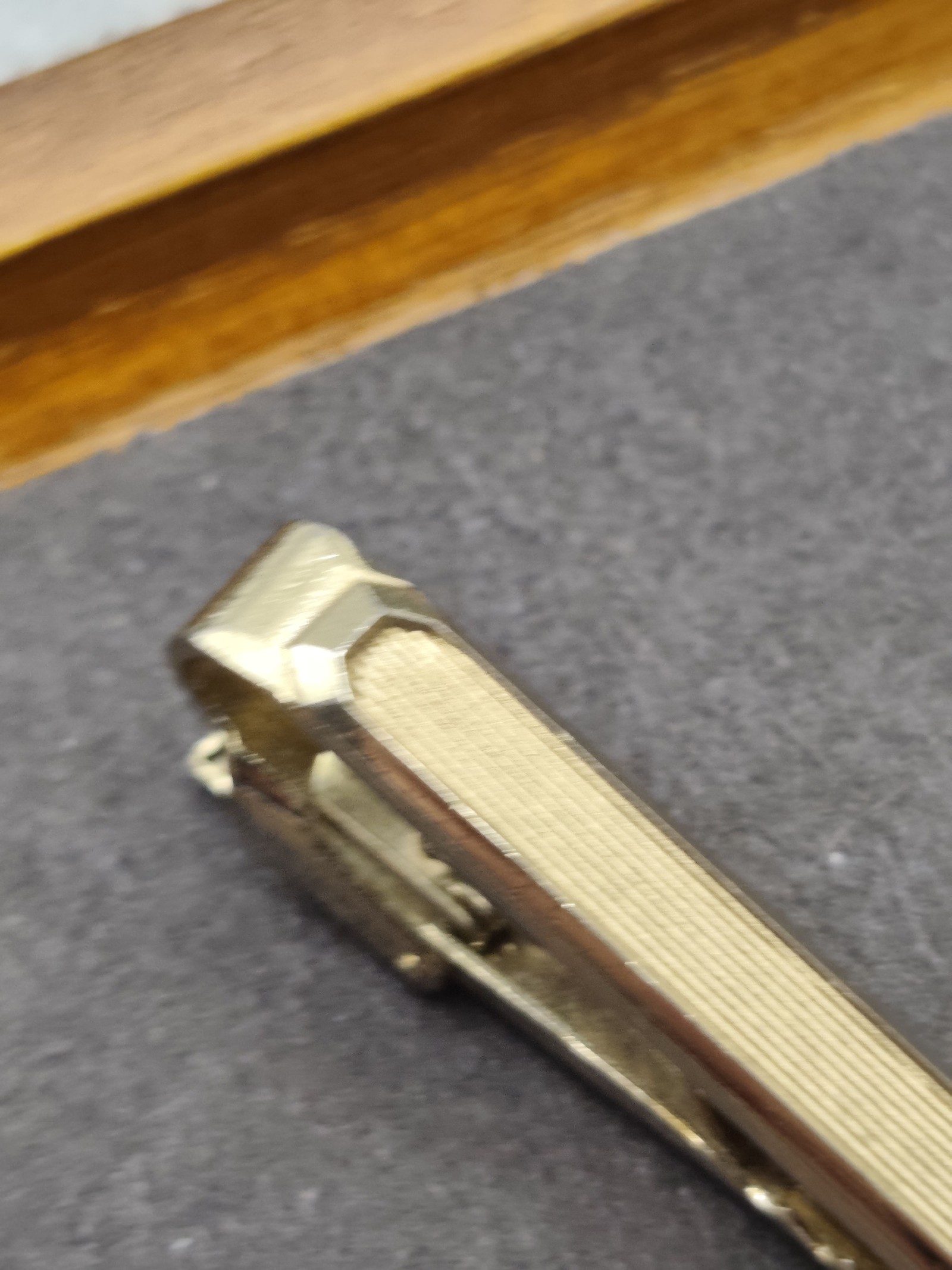 Burberry Men's Gold Tie Clip with Box image 6