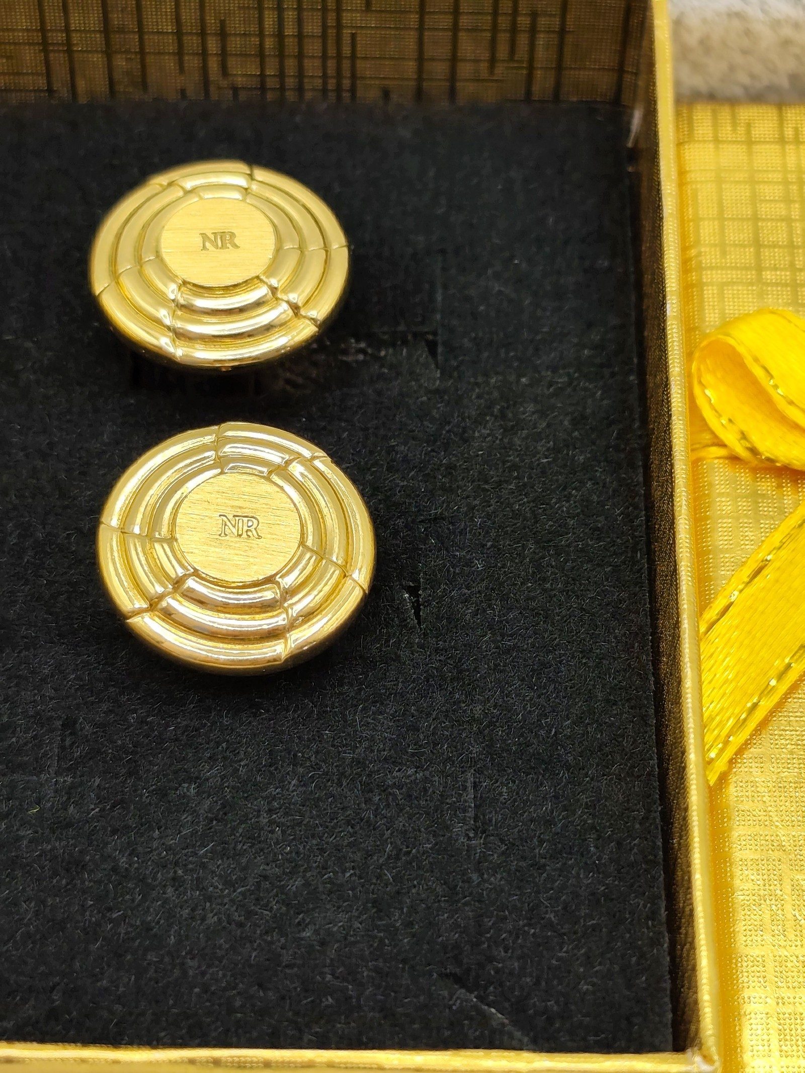 Nina Ricci Men's Gold Tone Round Nina Ricci NR Logo Cufflinks with Gift Box Other image 2