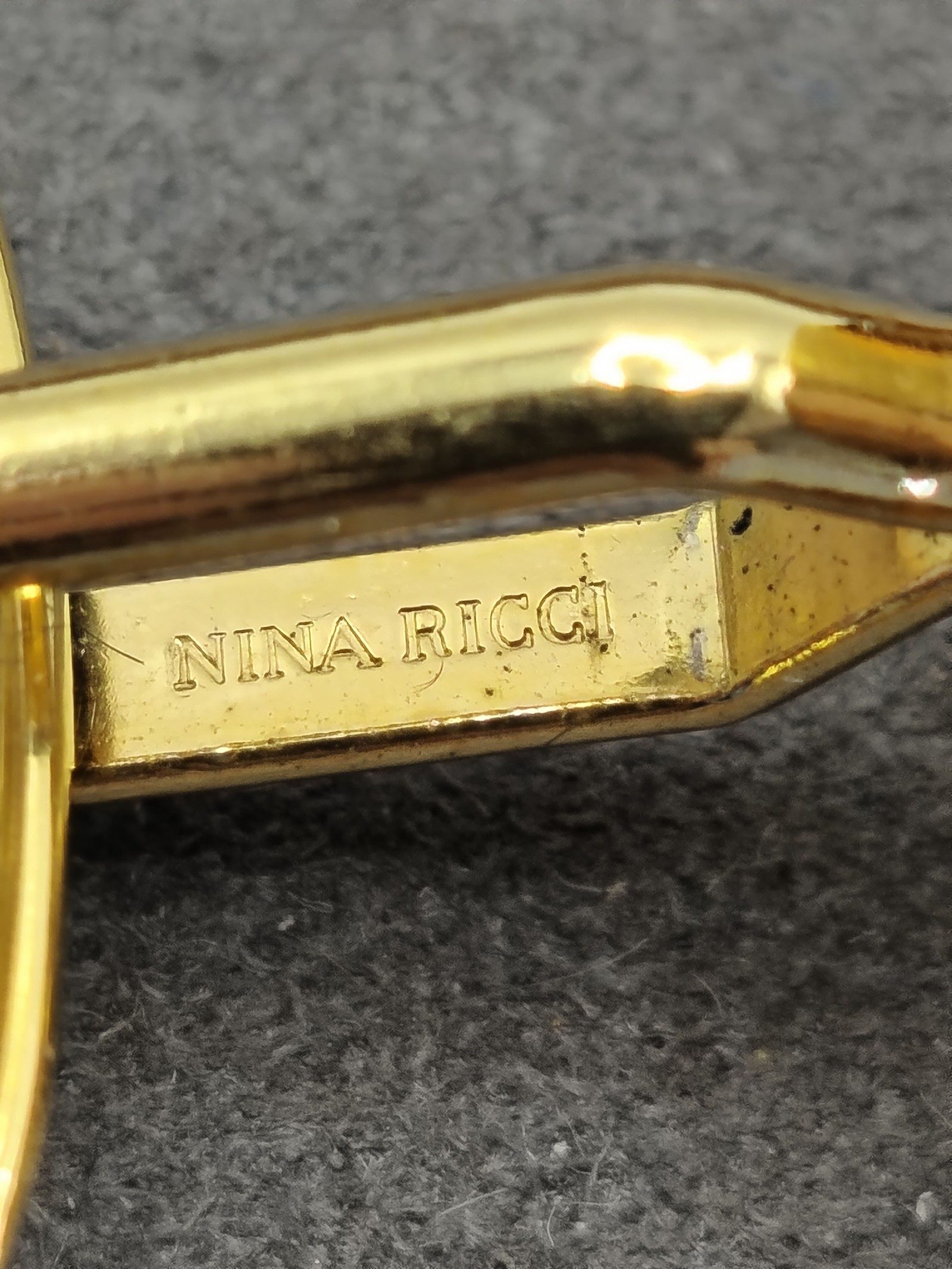 Nina Ricci Men's Gold Tone Round Nina Ricci NR Logo Cufflinks with Gift Box Other image 6