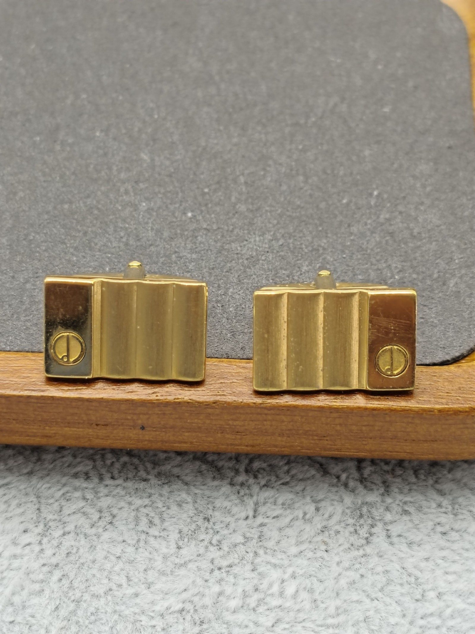 Dunhill Gold Tone Men's Cufflinks Set One Size with Gift Box image 3