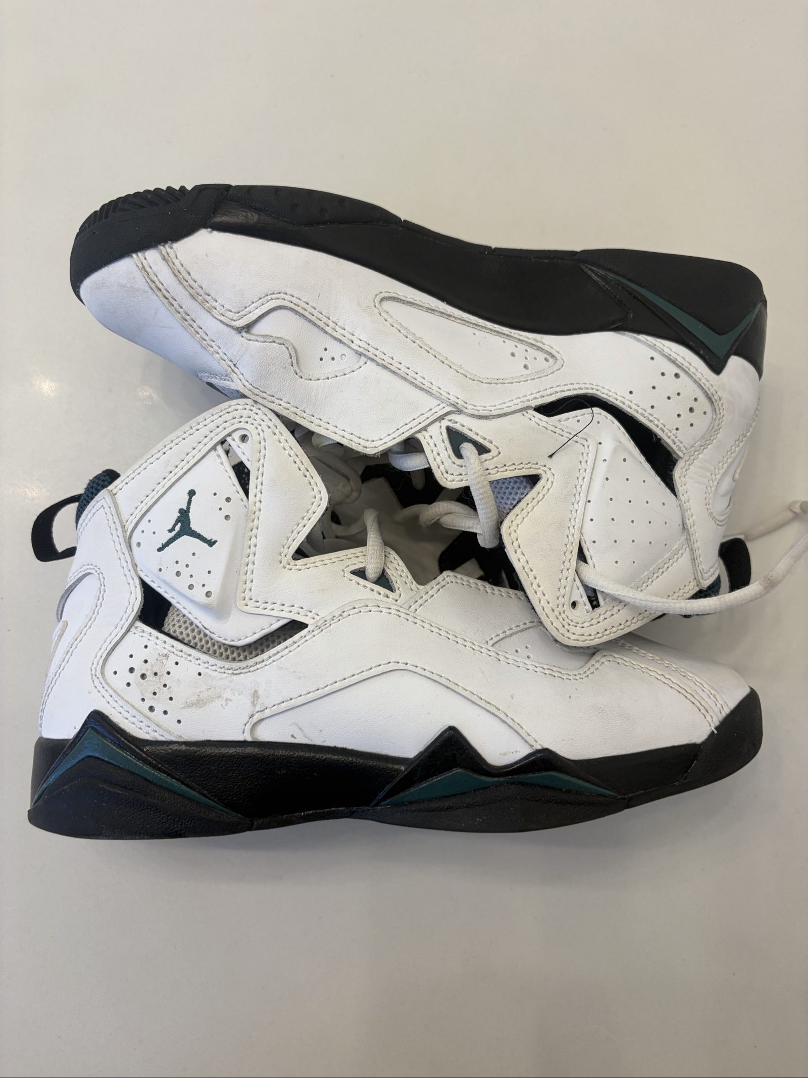 Nike White & Black Jordan Retro Basketball Shoes US 12