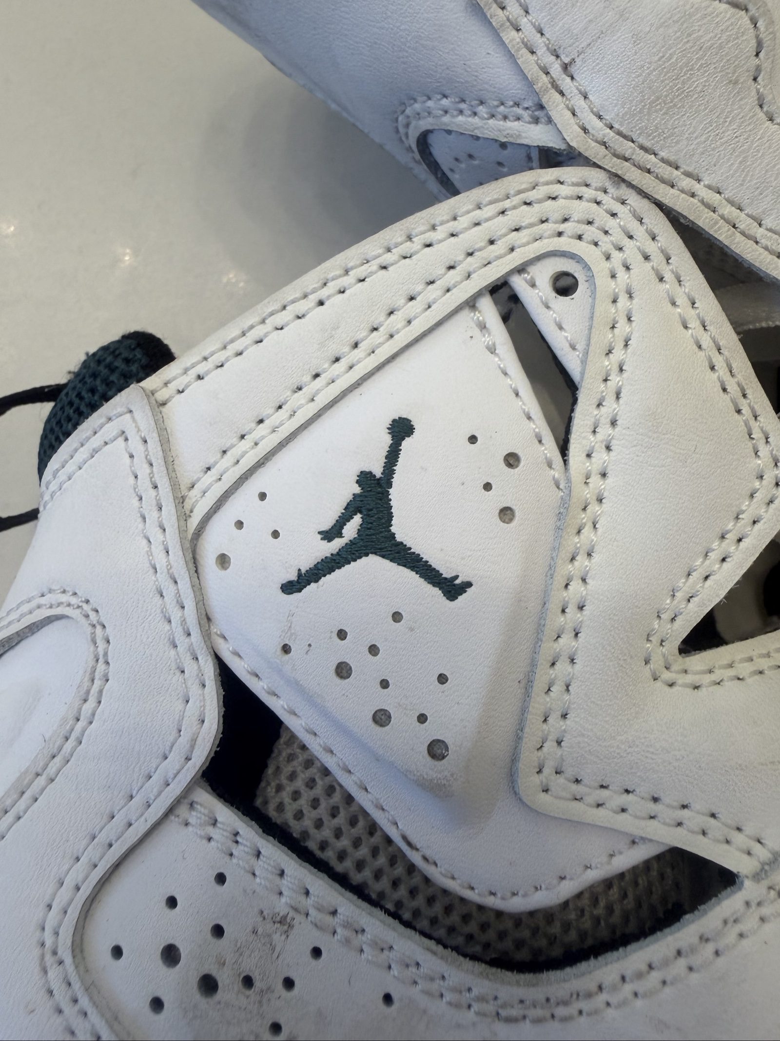 Nike White & Black Jordan Retro Basketball Shoes US 12 image 2