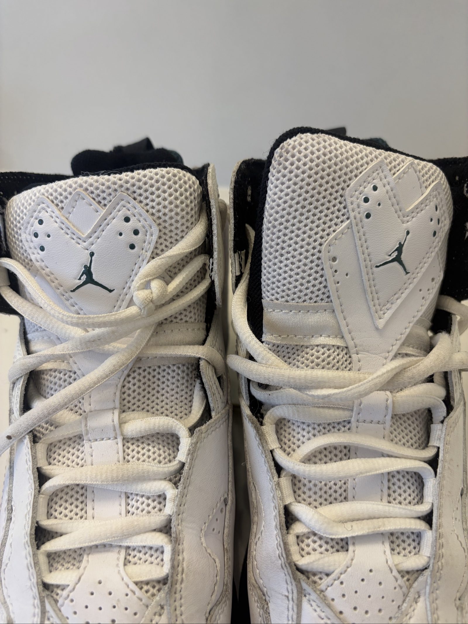 Nike White & Black Jordan Retro Basketball Shoes US 12 image 5