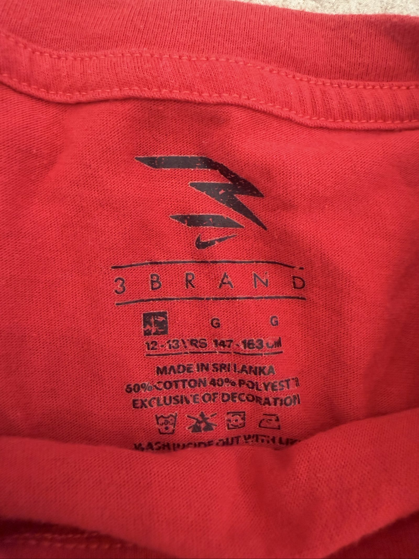 Nike Red Boys' Tempo Graphic T-Shirt Size 12-13 image 2