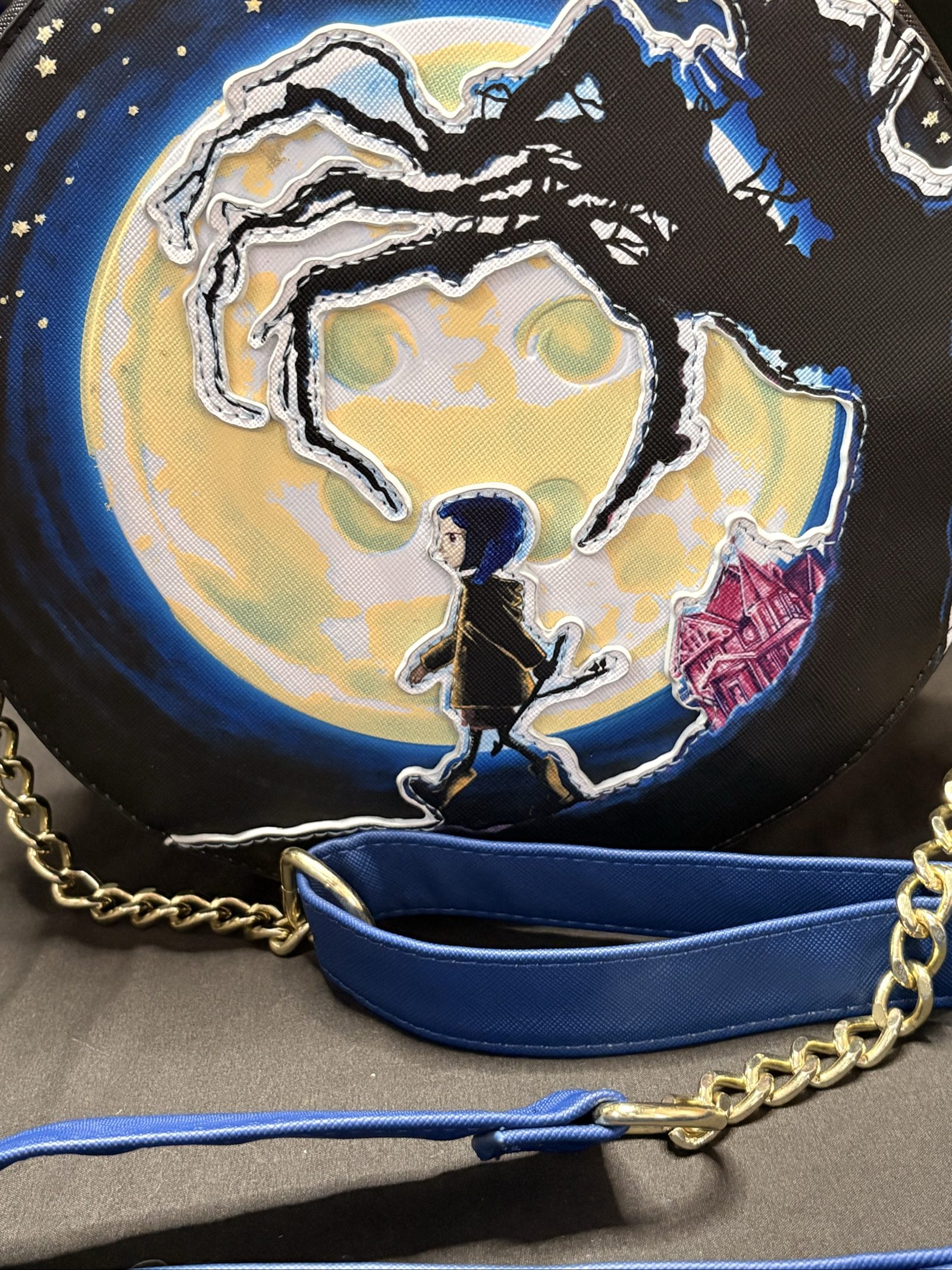 Loungefly Coraline Moon & Cat Circle Crossbody Bag Black & Blue image 10