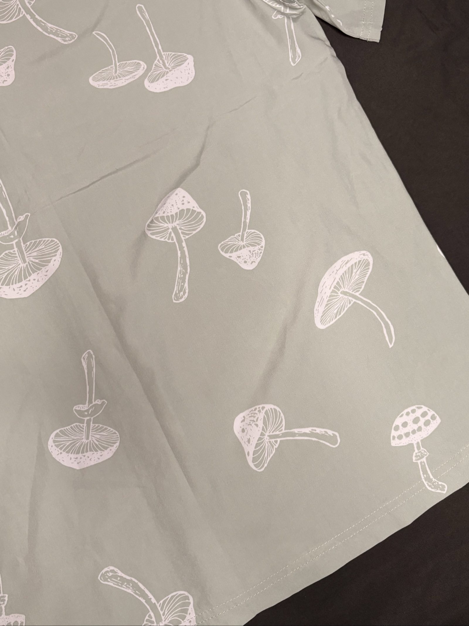 Fresh Grey & White Mushroom Print Mens Shirt Medium image 8