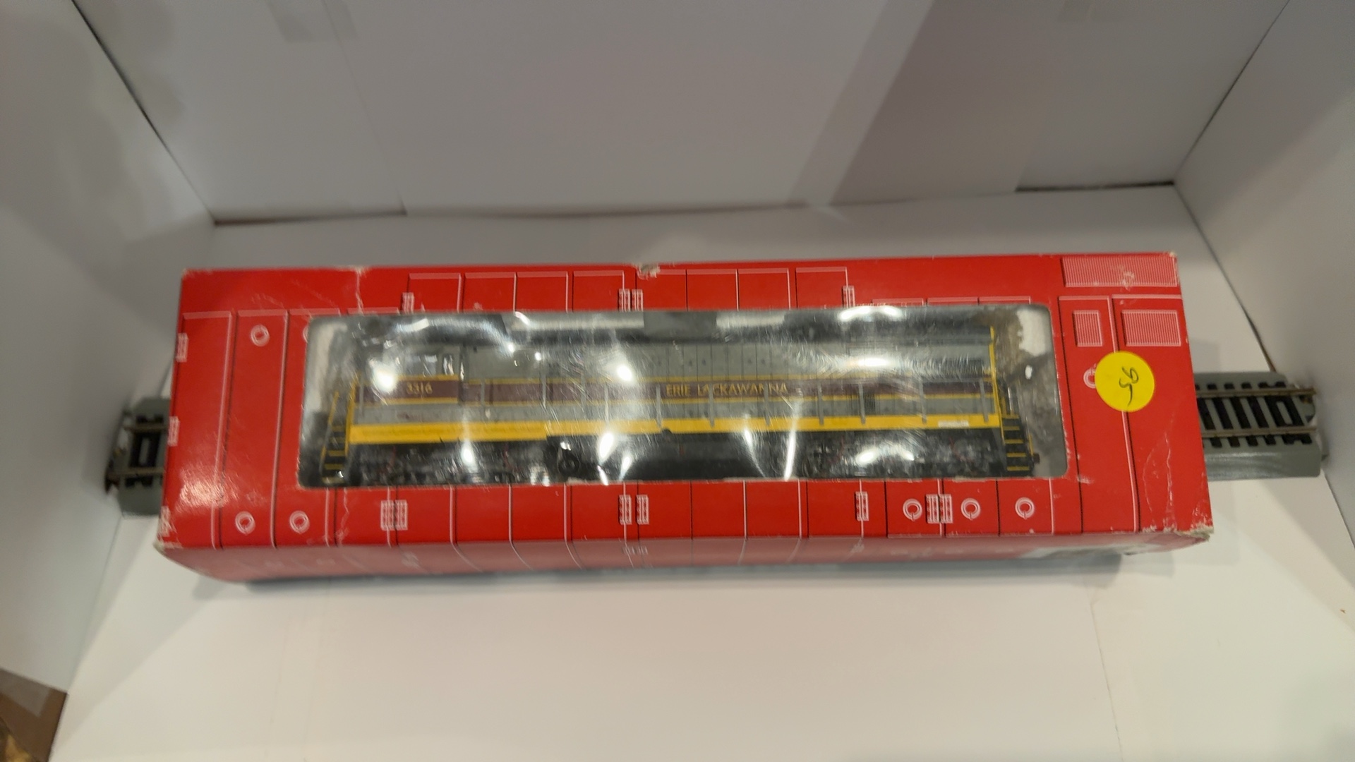 Atlas HO Scale Erie Lackawanna U36C Locomotive Model No. 8516 image 3