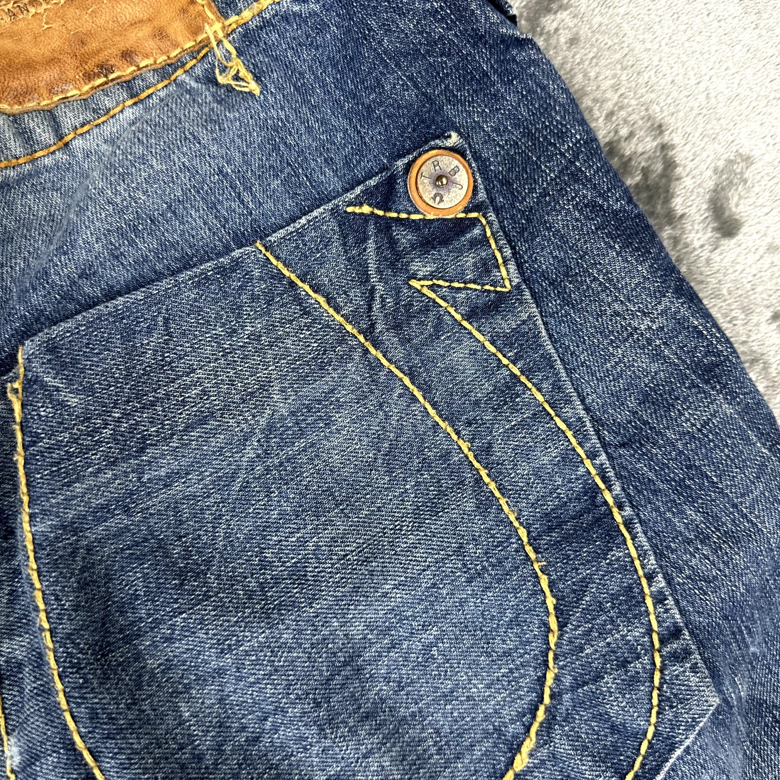 True Religion Men's Blue Distressed Jeans Waist 33 Inch Length 31 Inch image 3