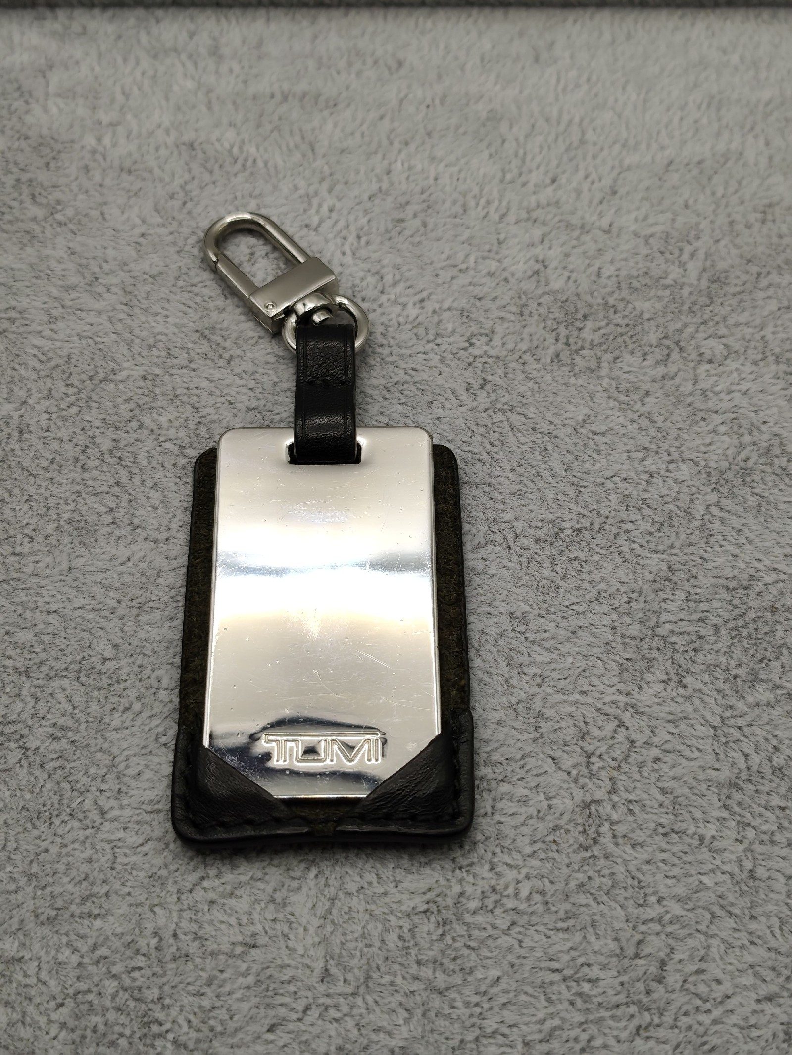 Tumi Silver & Black Metal & Leather Key Chain Unisex image 2