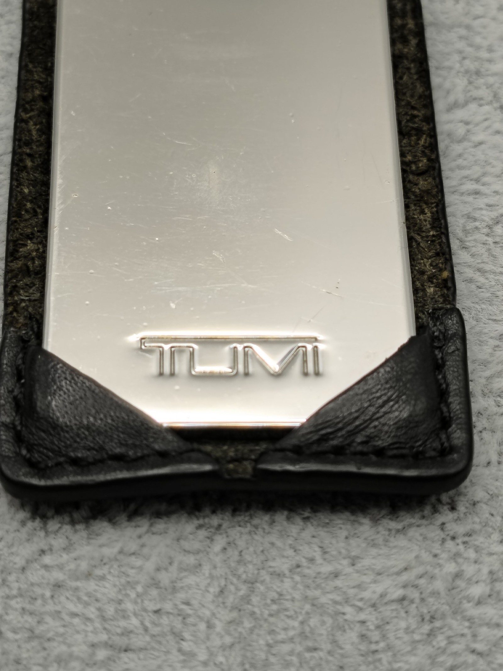 Tumi Silver & Black Metal & Leather Key Chain Unisex image 3