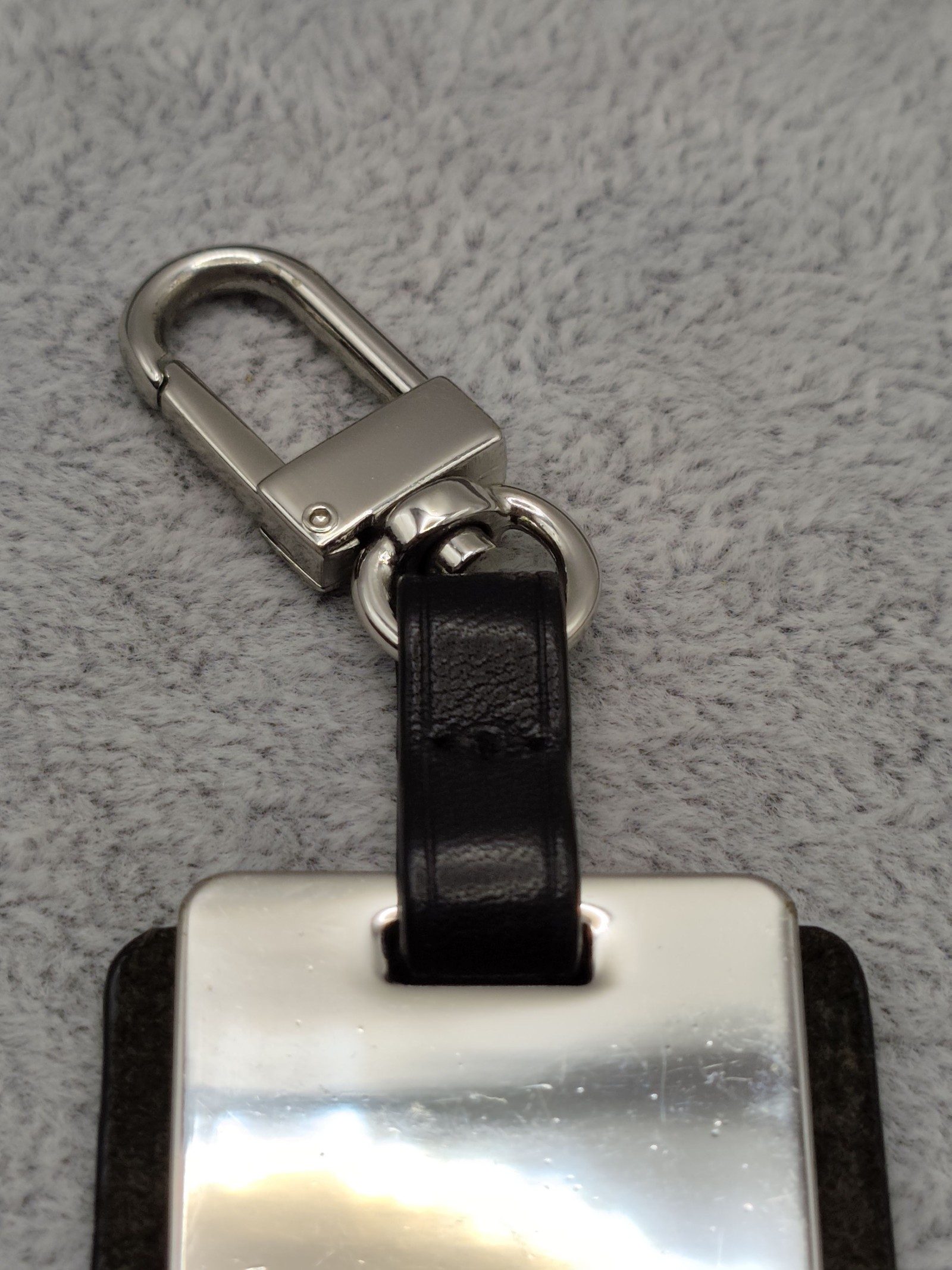 Tumi Silver & Black Metal & Leather Key Chain Unisex image 5