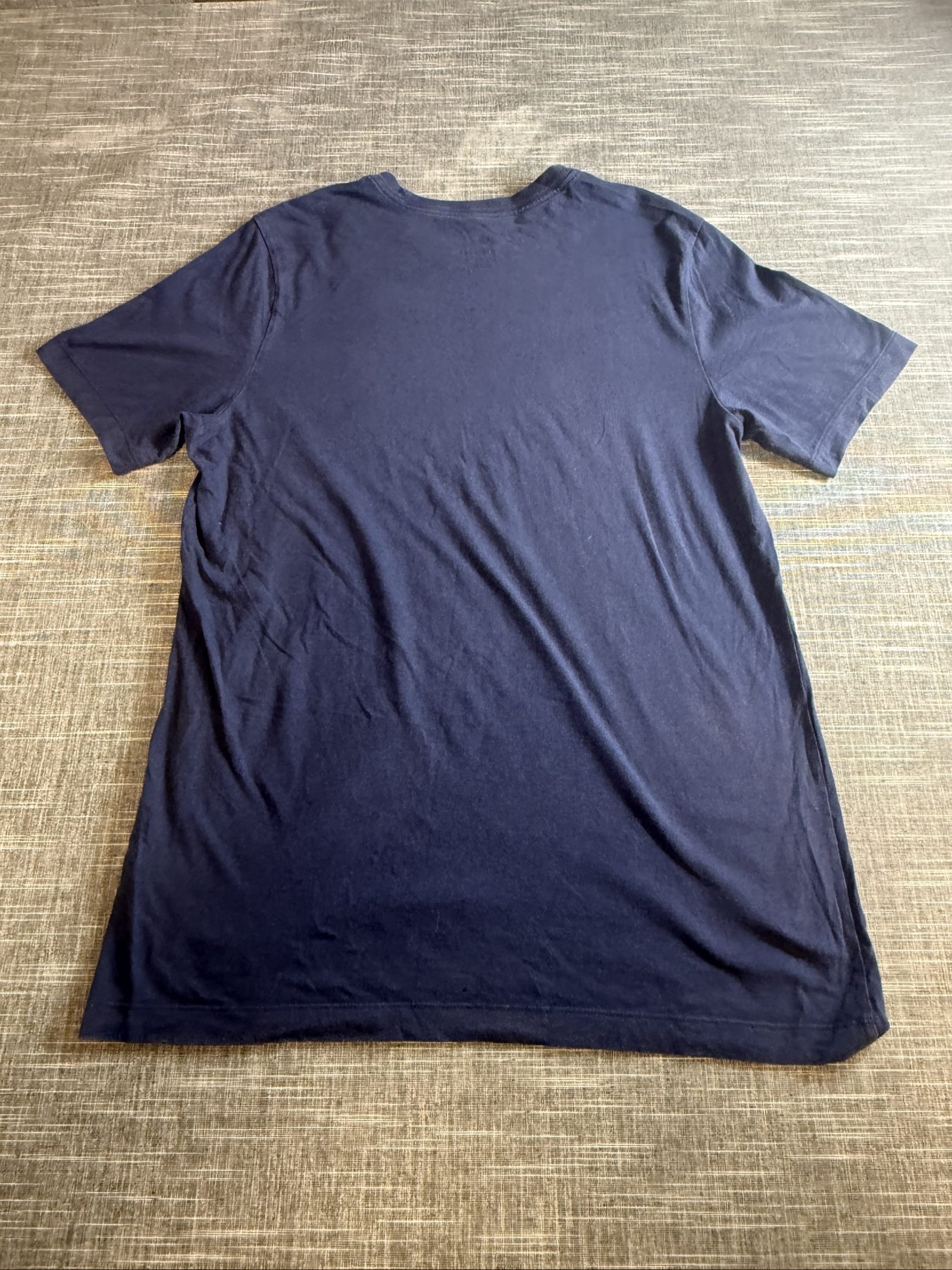 Nike Men’s The Nike Tee T-Shirt Medium Navy Blue Cotton image 5