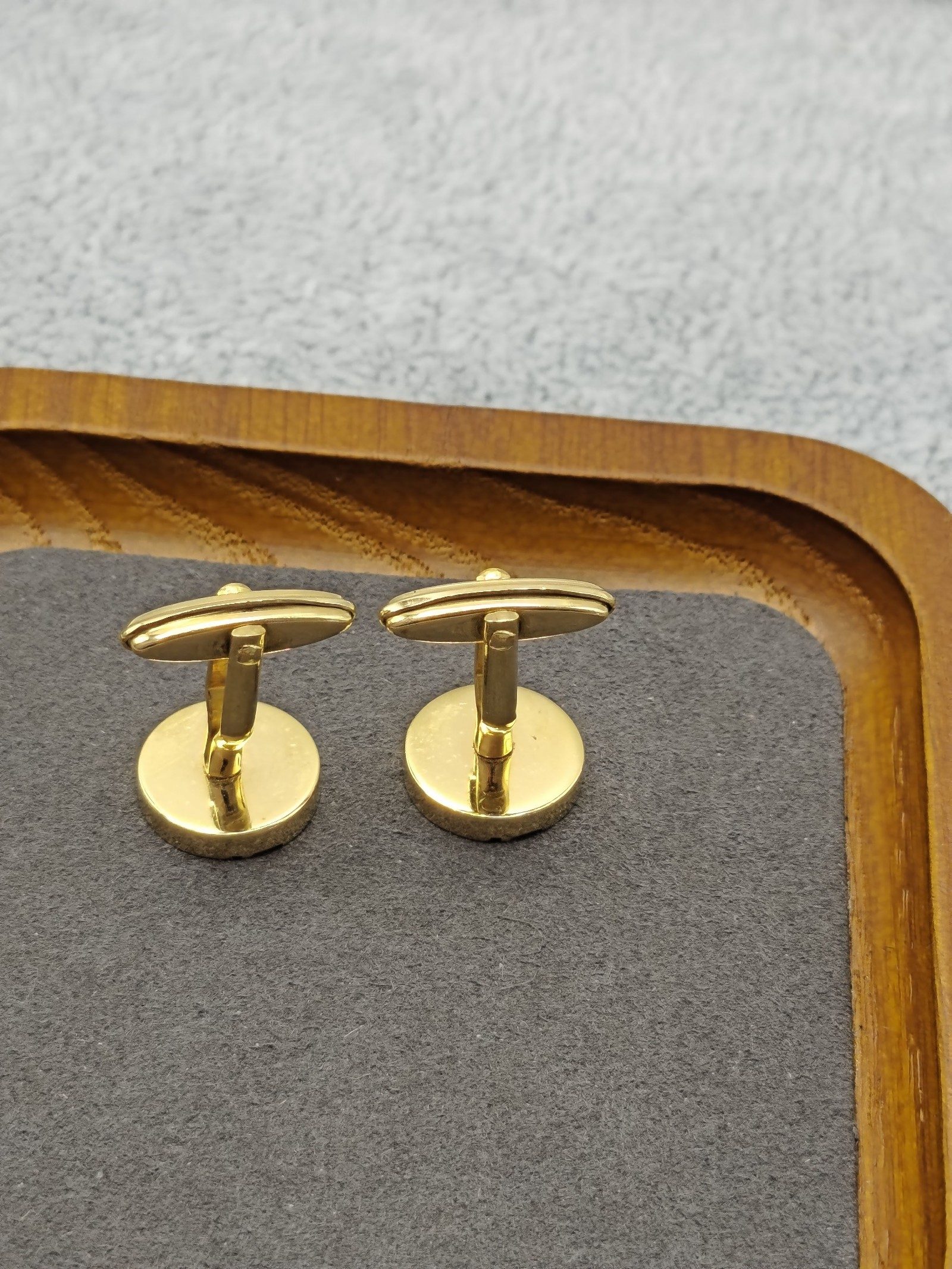 Dunhill Men's Gold & Grey Round Cufflinks in Box image 10
