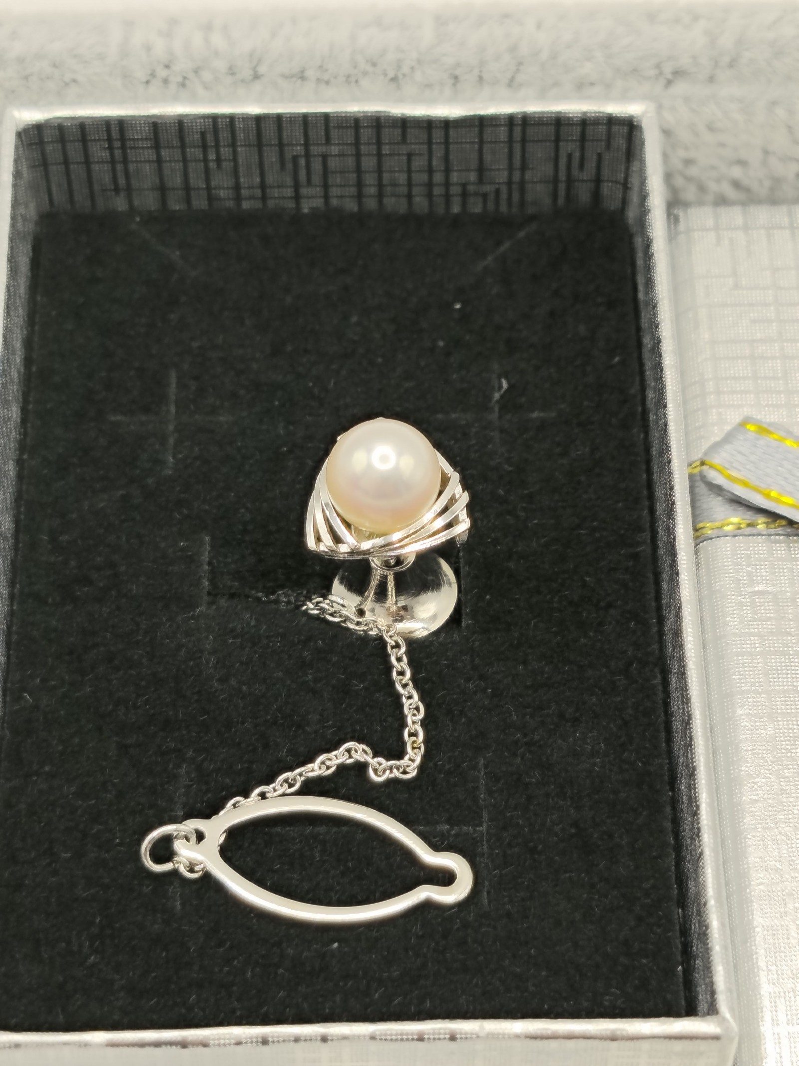 Silver Women's White Pearl tie Pin with Safety Chain Other image 2