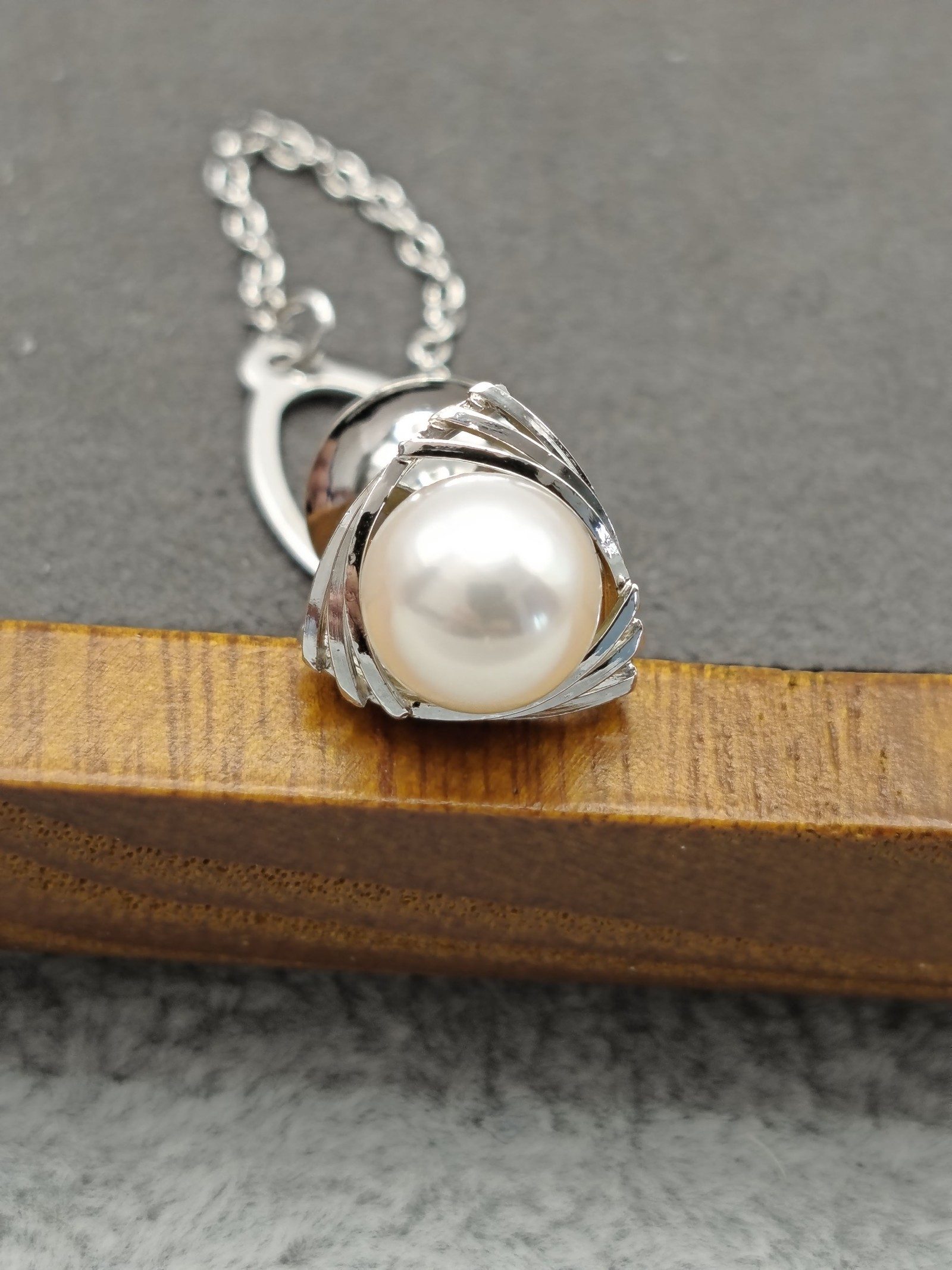 Silver Women's White Pearl tie Pin with Safety Chain Other image 3