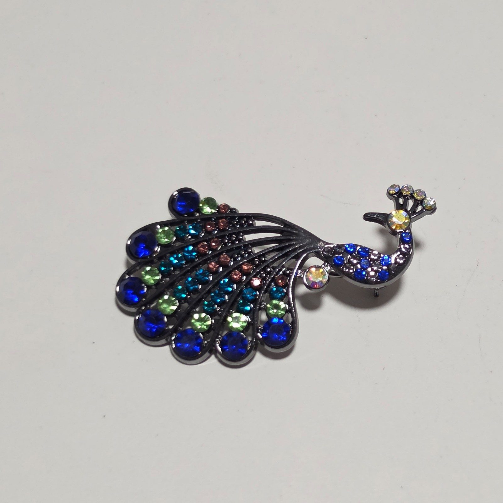 Peacock Shaped Multi-Coloured Rhinestone Brooch .b5