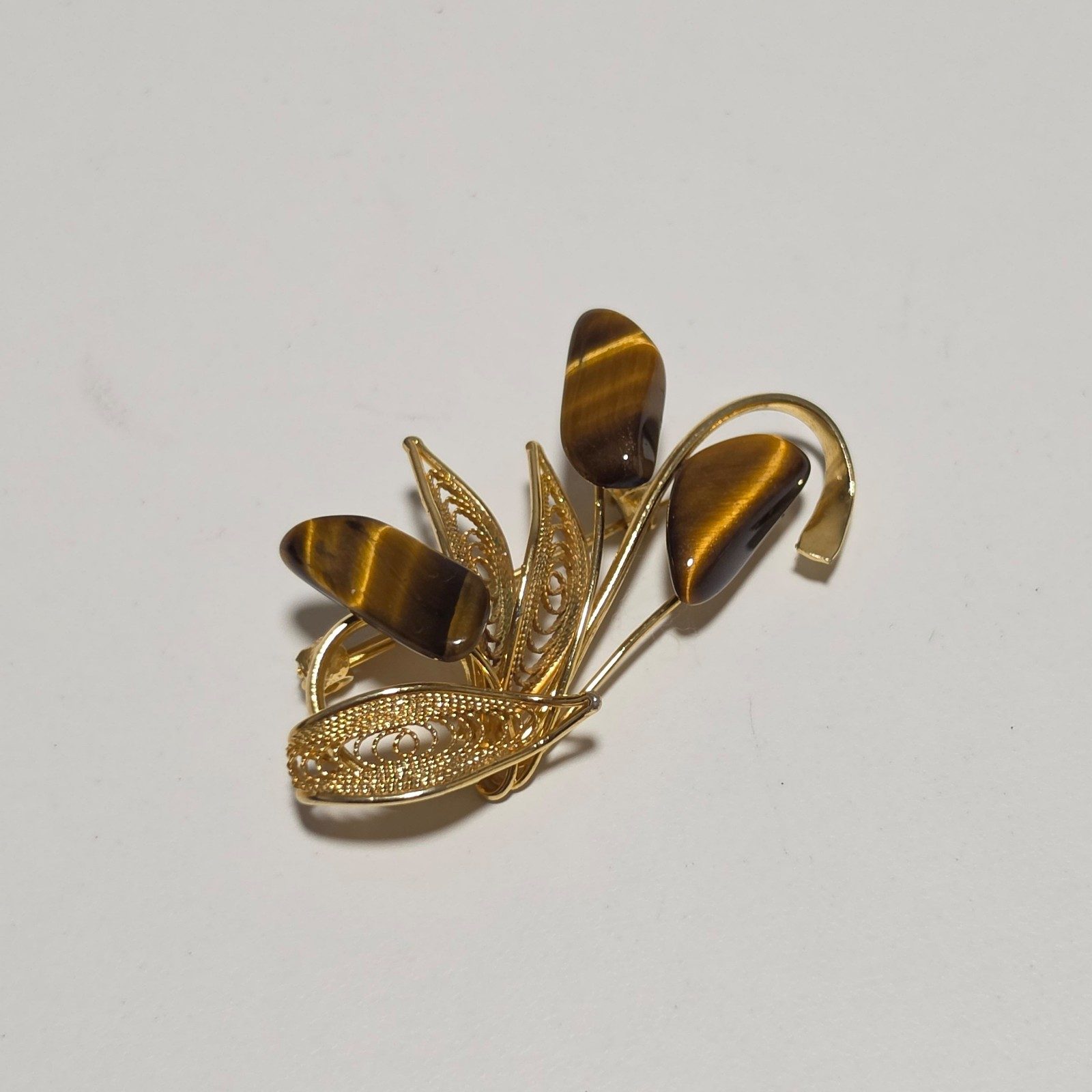 Vintage Gold & Tiger Eye Stone Floral Brooch.b5