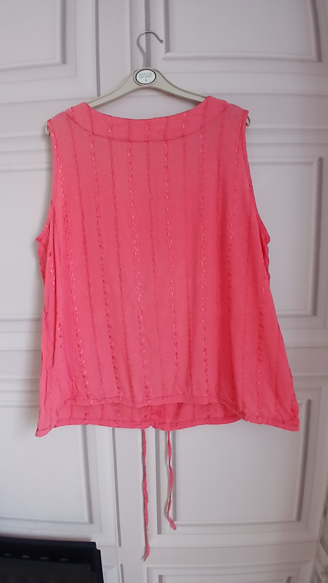 Coral Embroidered Sleeveless Button Top Size 20 image 5