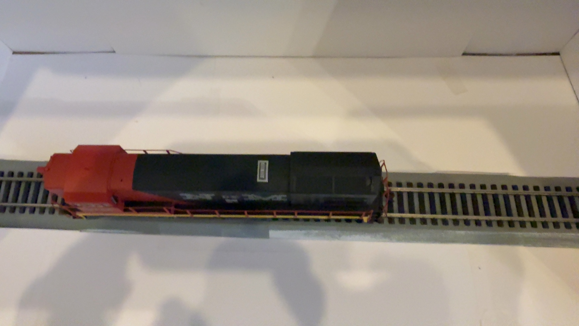 Atlas N de M Black, Orange & Yellow U30B High Nose Model Train Locomotive image 2