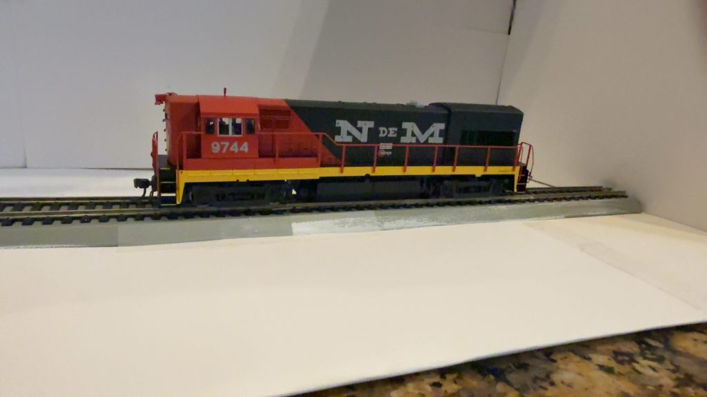 Atlas N de M Black, Orange & Yellow U30B High Nose Model Train Locomotive