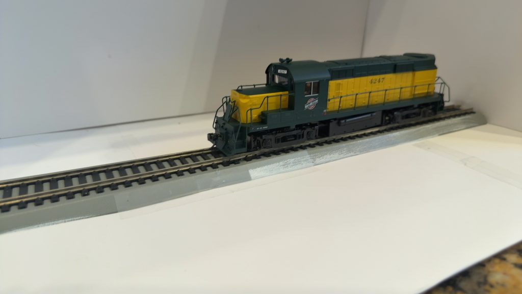 Atlas HO Trainman Chicago & North Western RS-32 Locomotive Model Green & Yellow