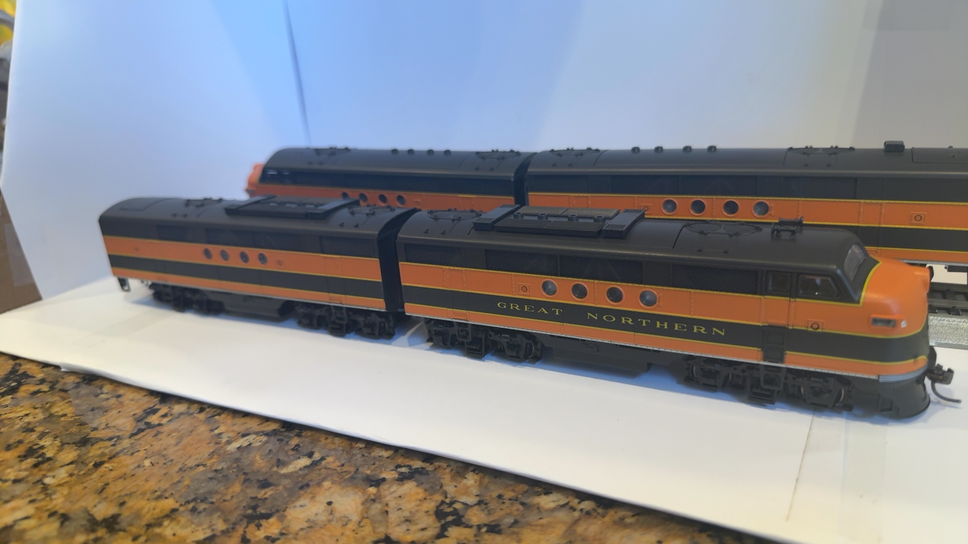 Stewart FT Great Northern HO Scale Diesel Train Engine ABBA powered set image 2