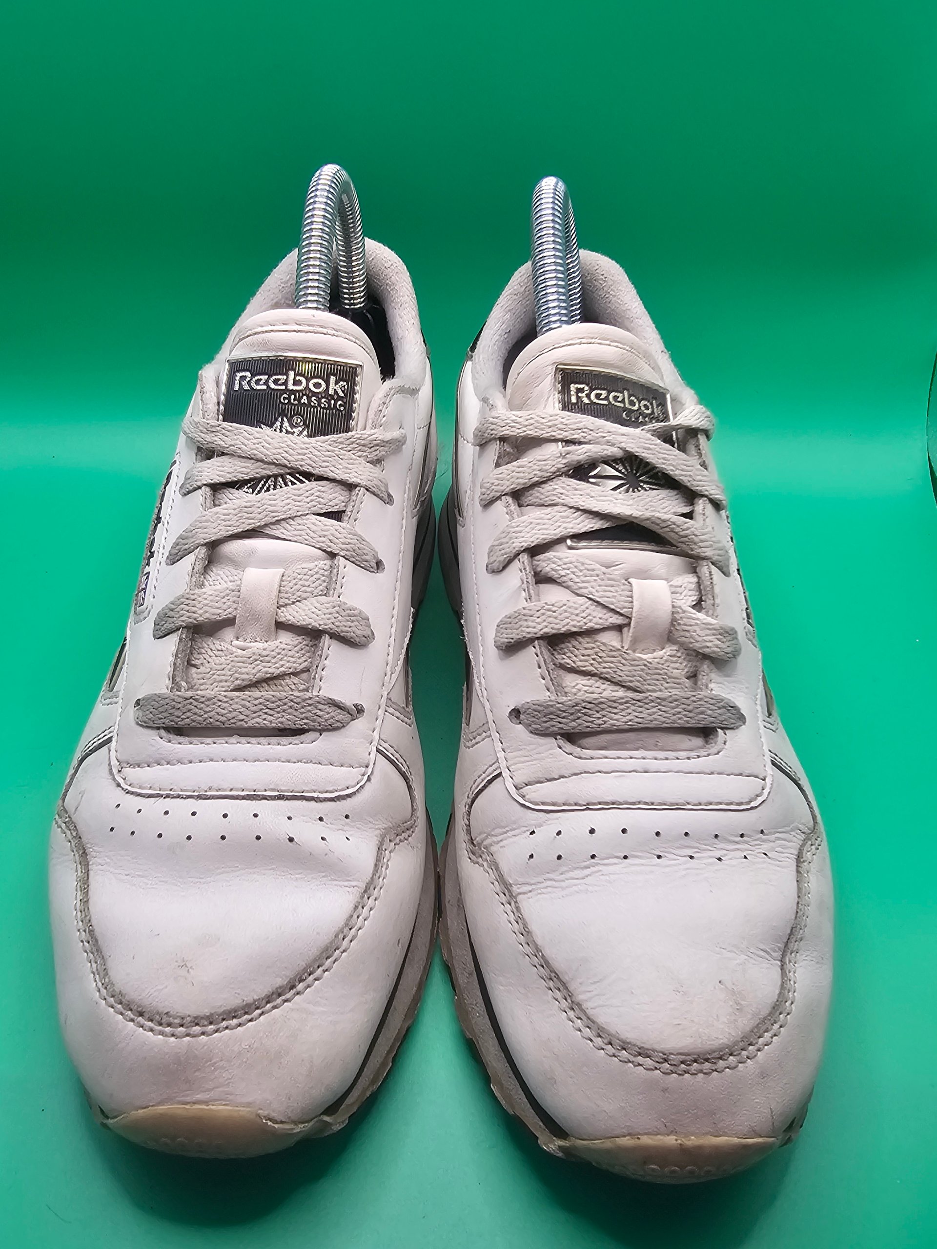 Reebok Classics White & Black Running Trainers UK Size 5 image 2