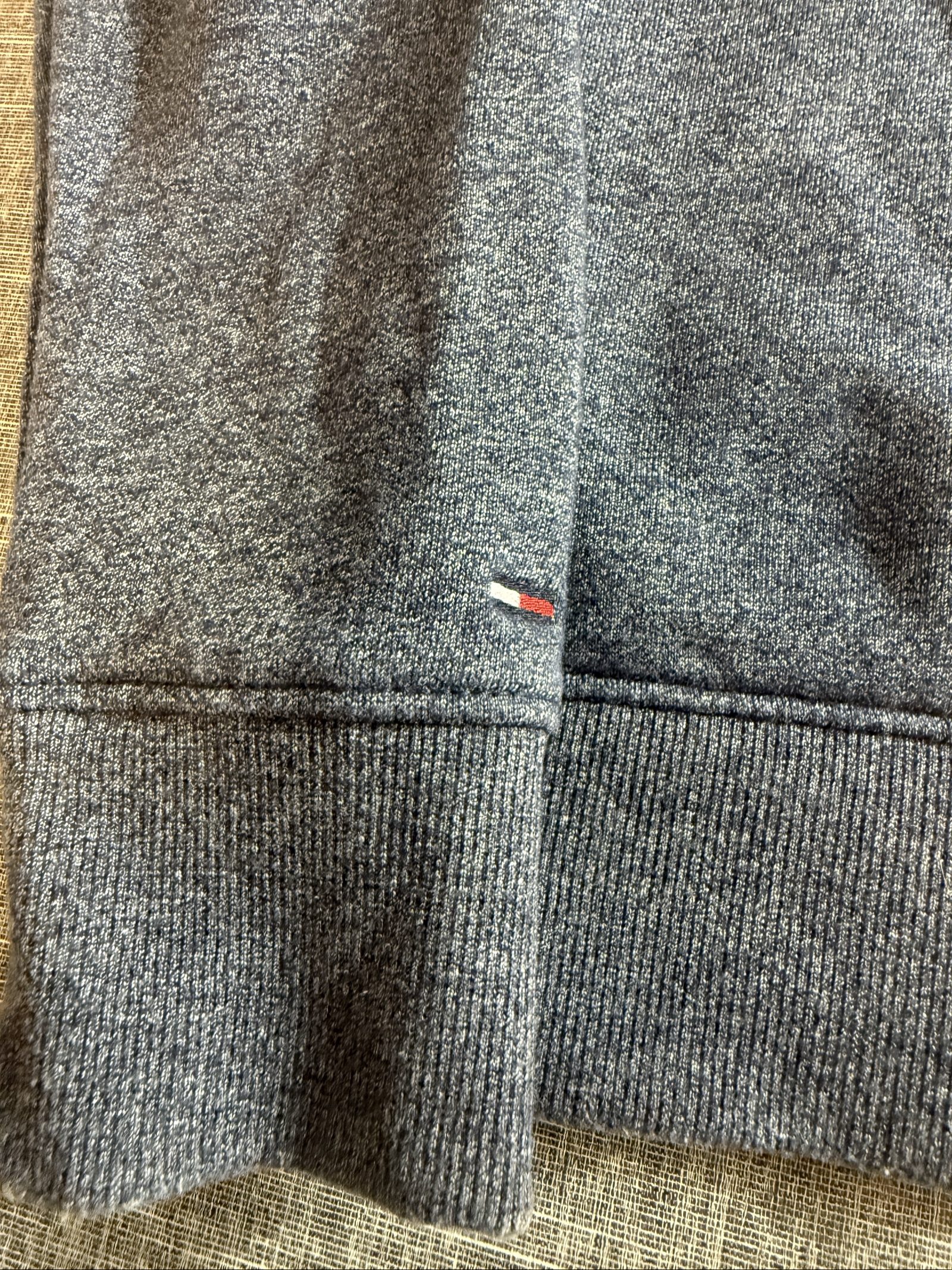 Tommy Jeans Men’s Grey Crew Neck Sweatshirt Small 1985 Logo image 5
