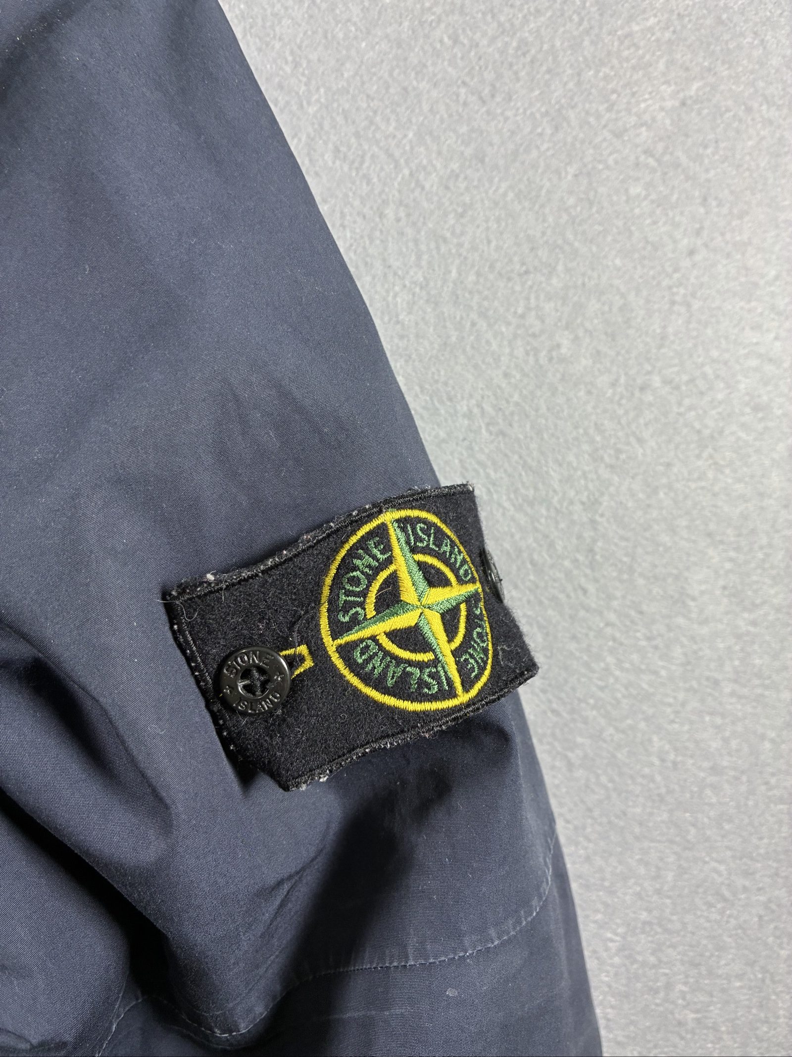 Stone Island Men's Navy Hooded Puffer Jacket Large Detachable Patch image 3