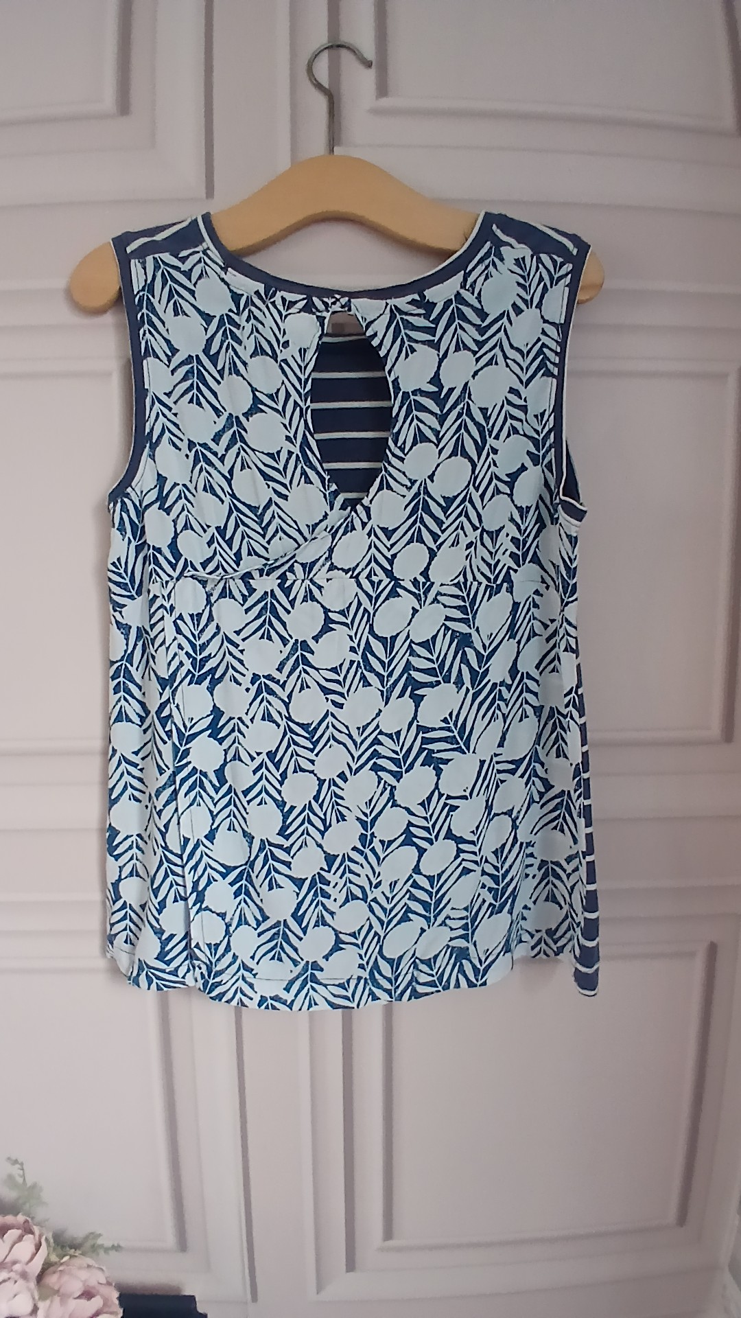 Weird Fish Women's Navy & White Stripe Tank Top Size 12 image 2