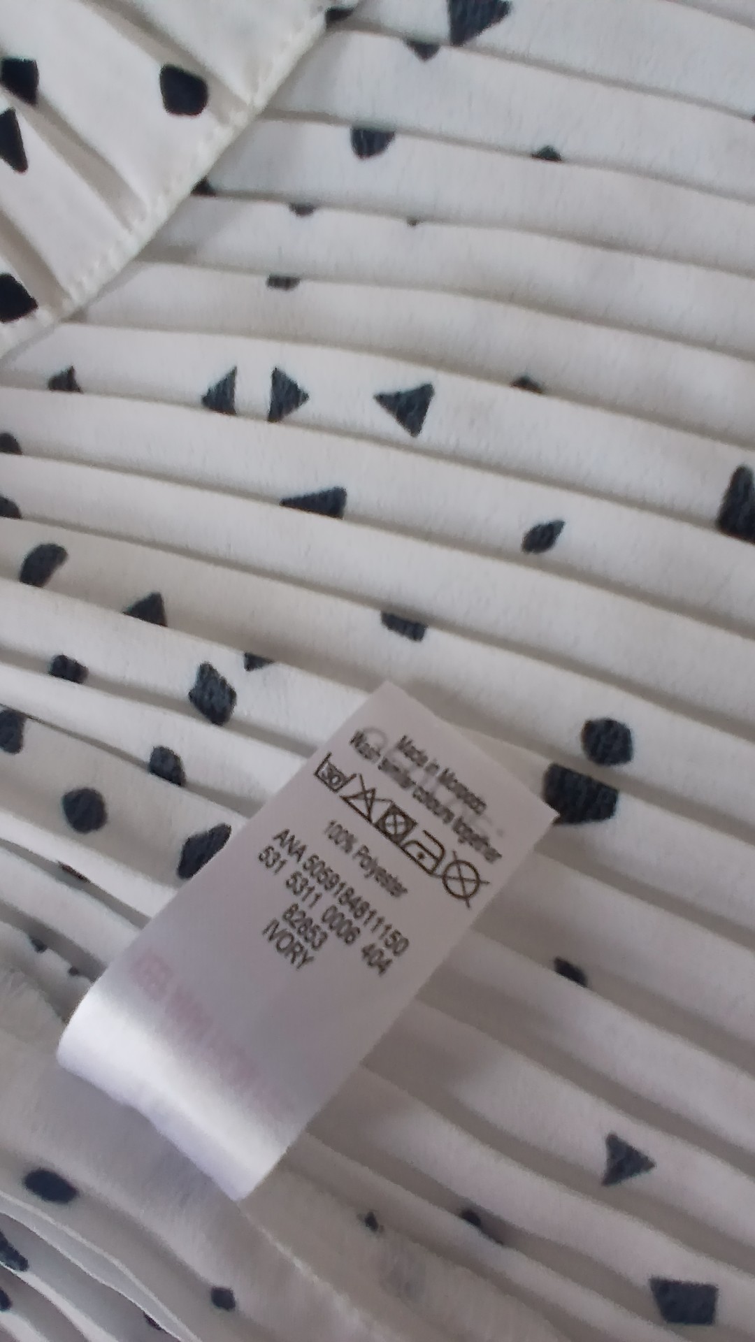 White & Black Patterned Pleated Top UK 18 image 5