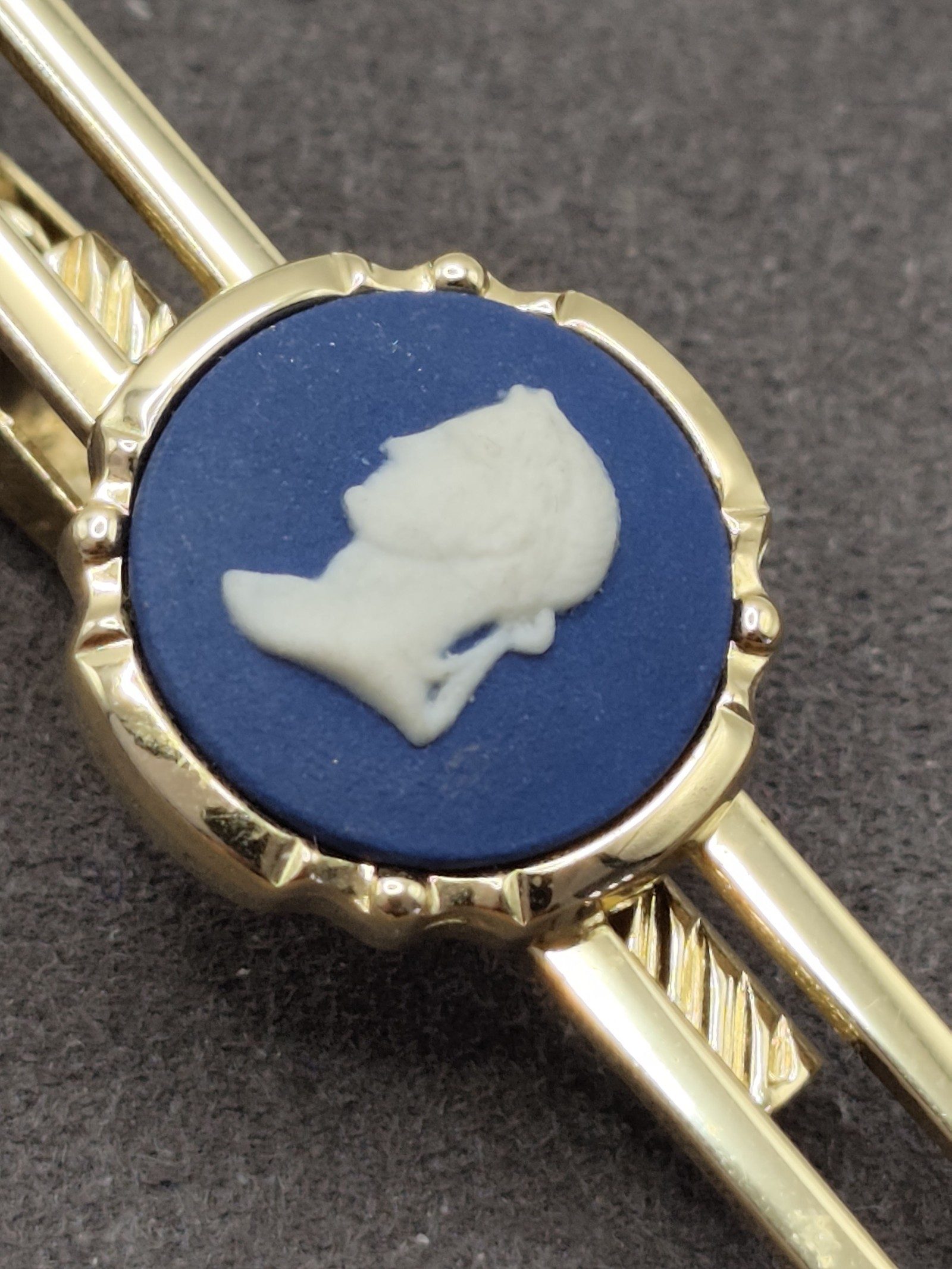 Wedgewood Gold & Blue Cameo Tie Clip with Gift Box image 6