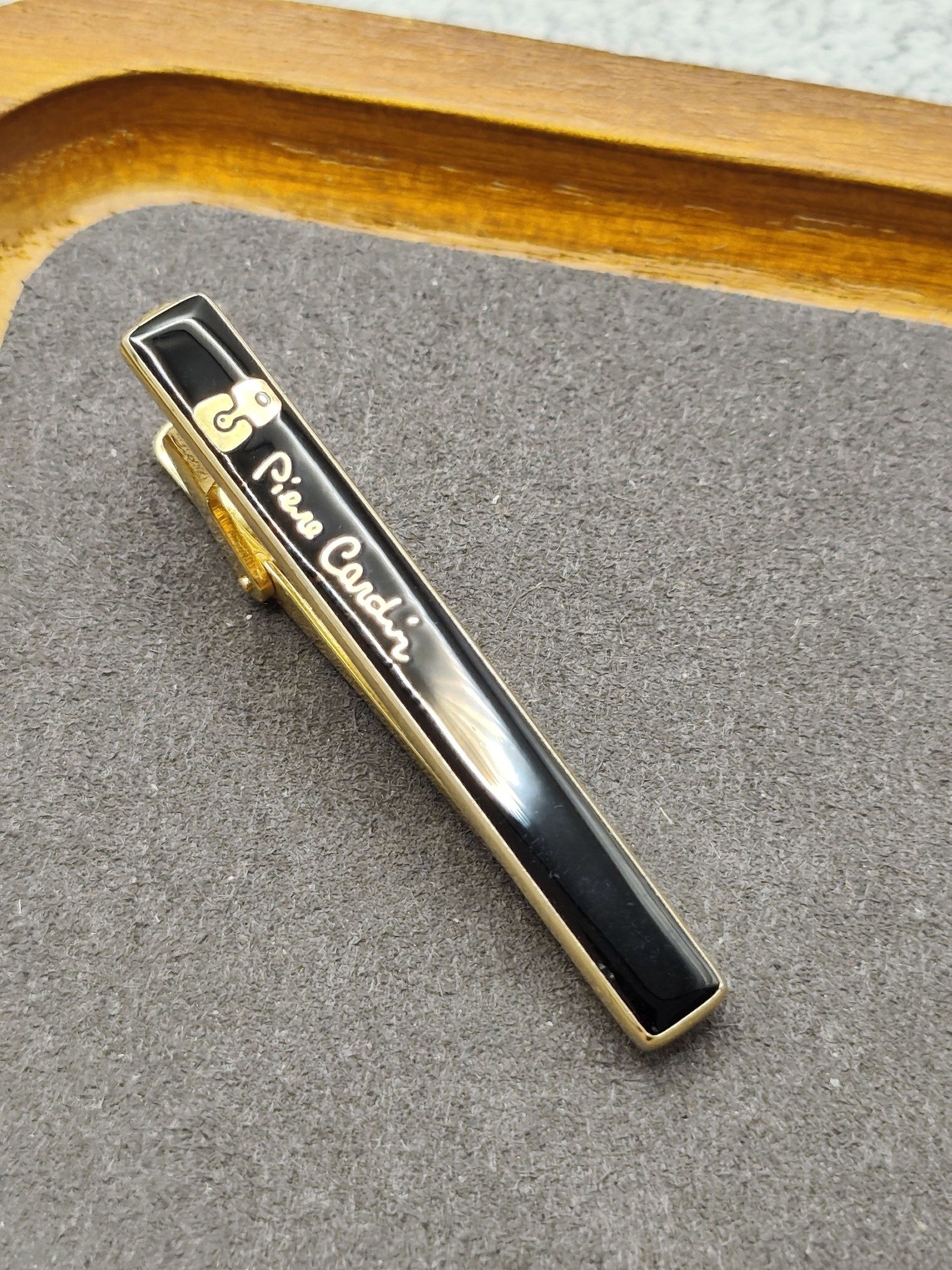 Pierre Cardin Black & Gold Men's Tie Clip image 3