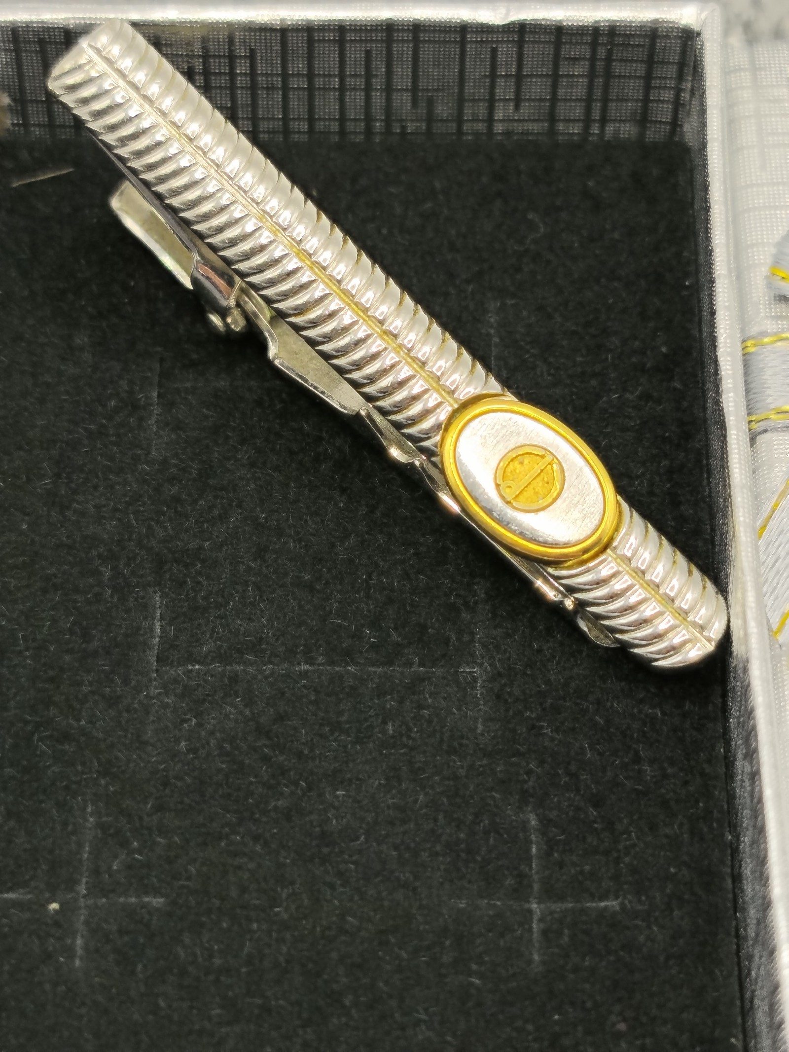 Dunhill Silver & Gold Tone Men's Tie Clip image 2