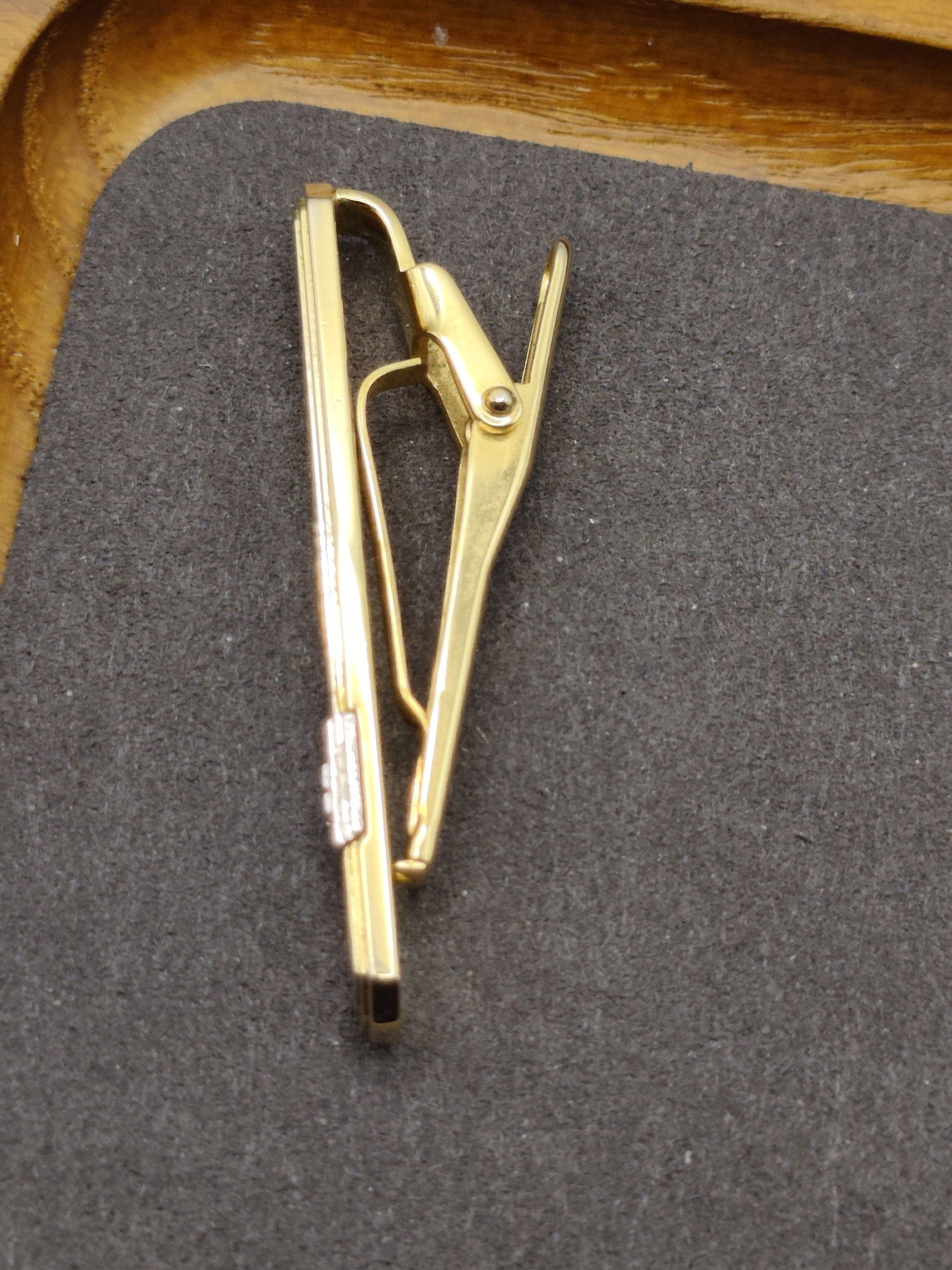 Pierre Cardin Gold Tone Tie Clip with Box image 9
